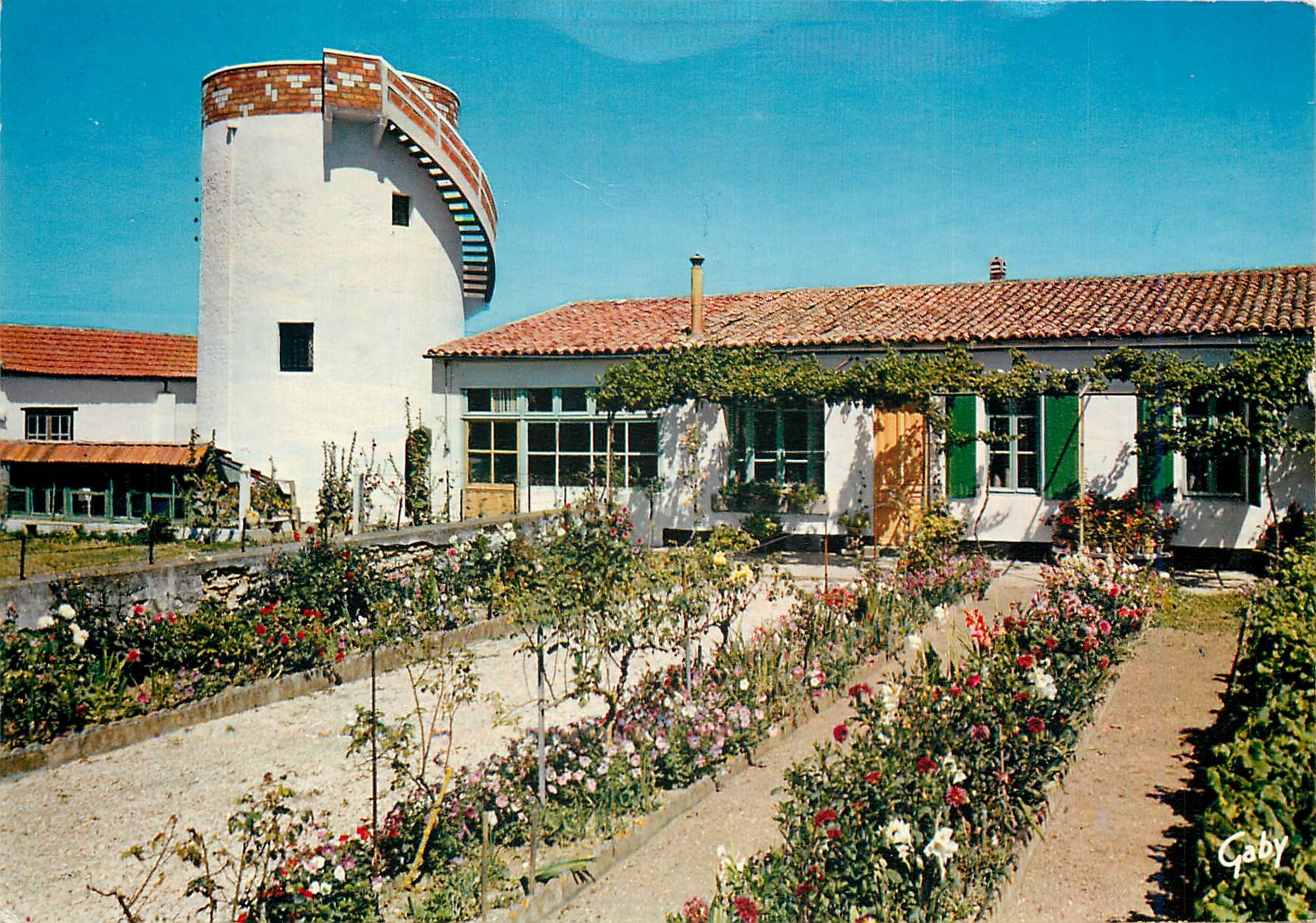 CPM Ile de Re (Chte Mme) Loix Maison et jardin Fleuris