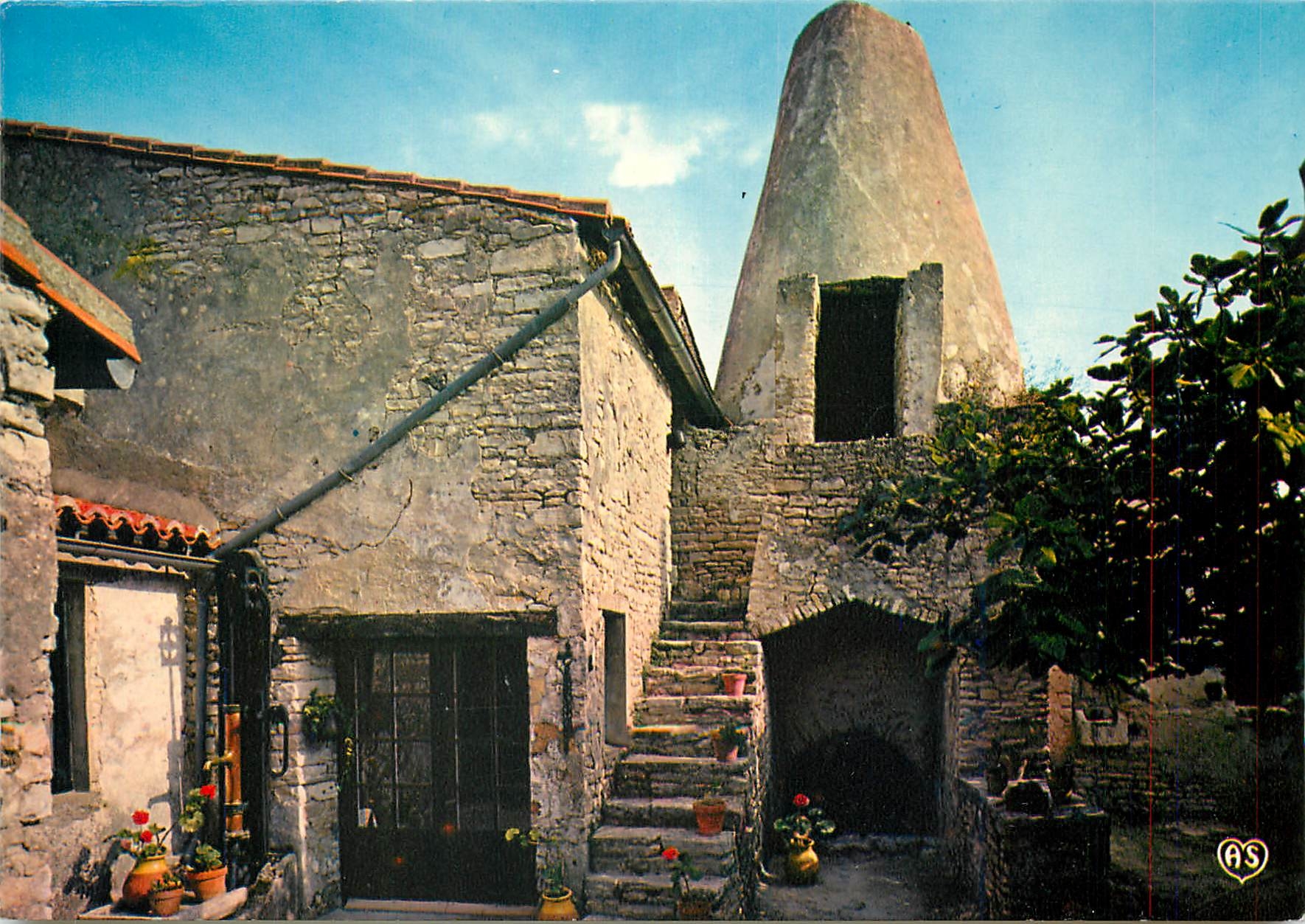 CPM Ile de Re (Chte Mme) La Couarde Ancien Four a Choux