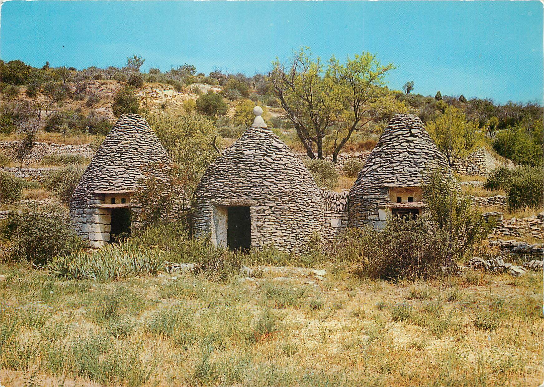 CPM Les Beaux Sites de Provence Maisonnettes de pieres seches appelees Borie en provencal