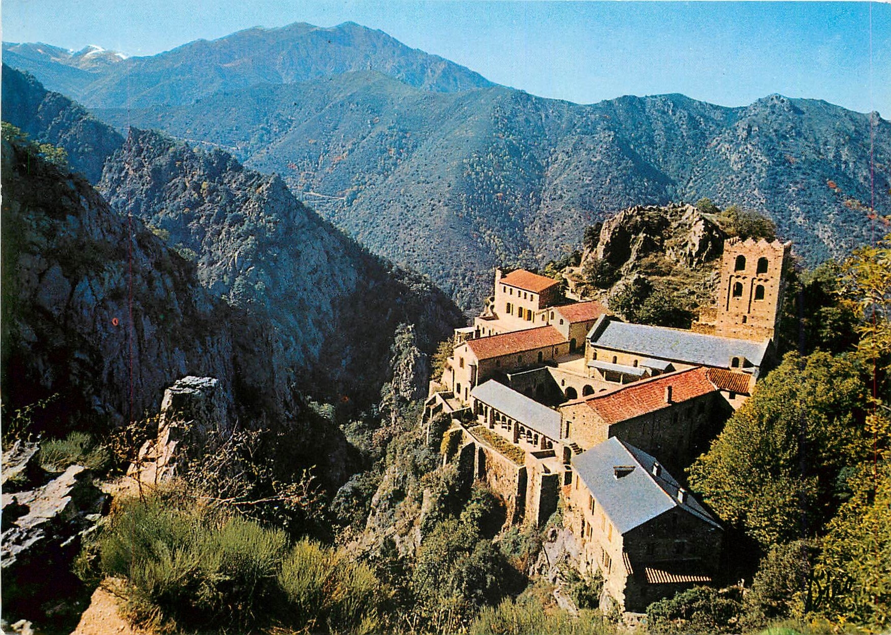 CPM Roussillon (P O) Le Conflent Abbaye de Saint Martin du Canigou
