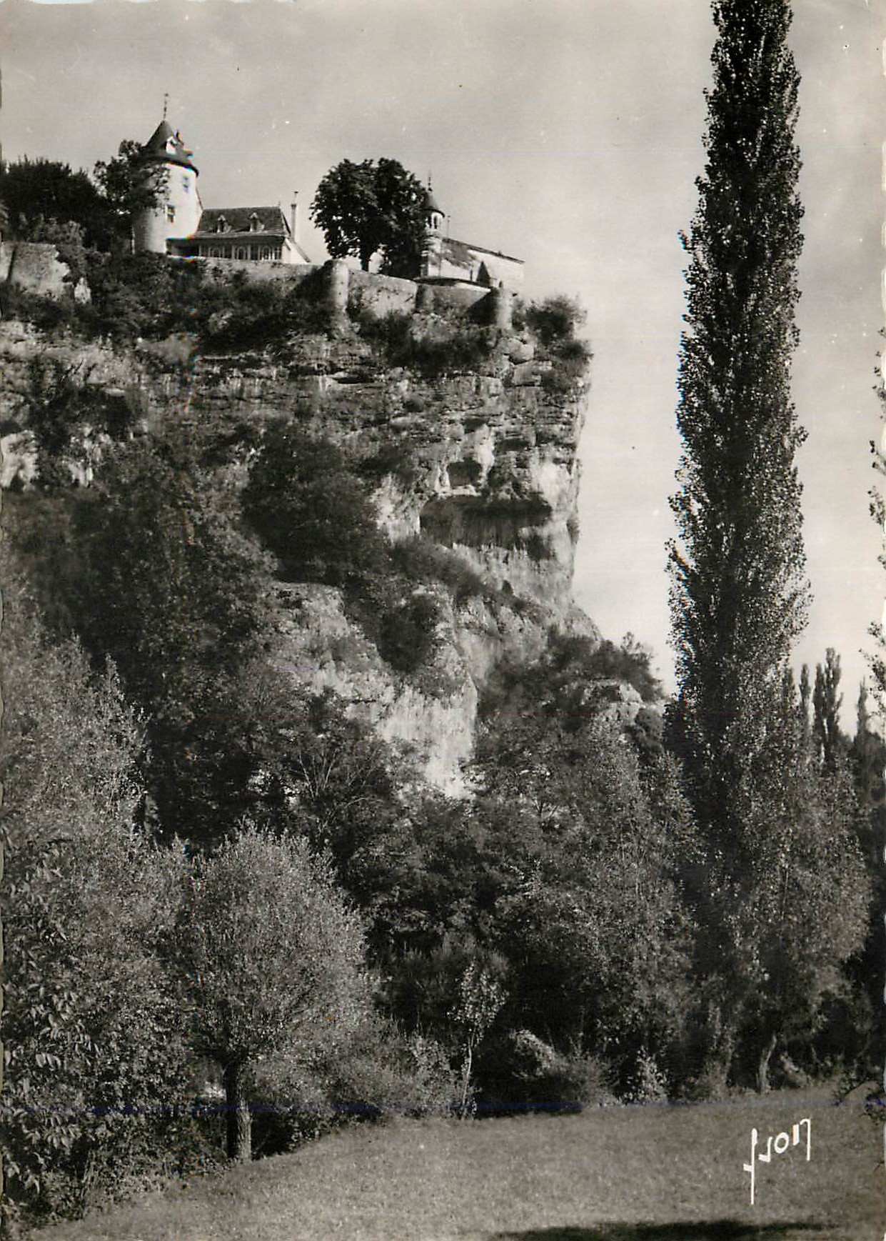 CPM Belcastel (Lot) Dresse sur une falaise a pic