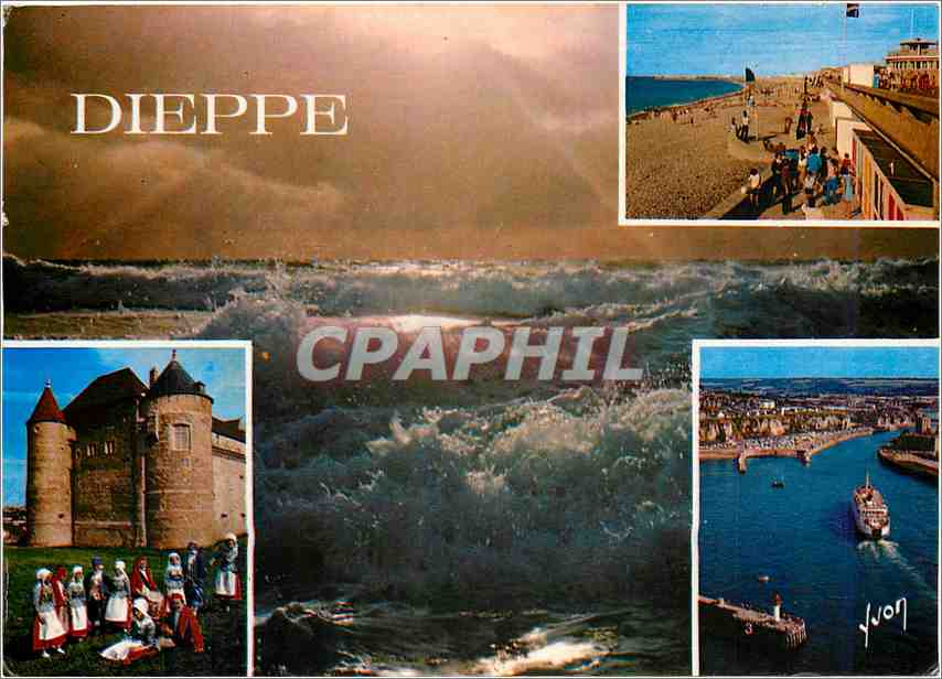 CPM Dieppe (S M) La Plage Le vieux chateau Entree d'un courrier dans le port Bateau