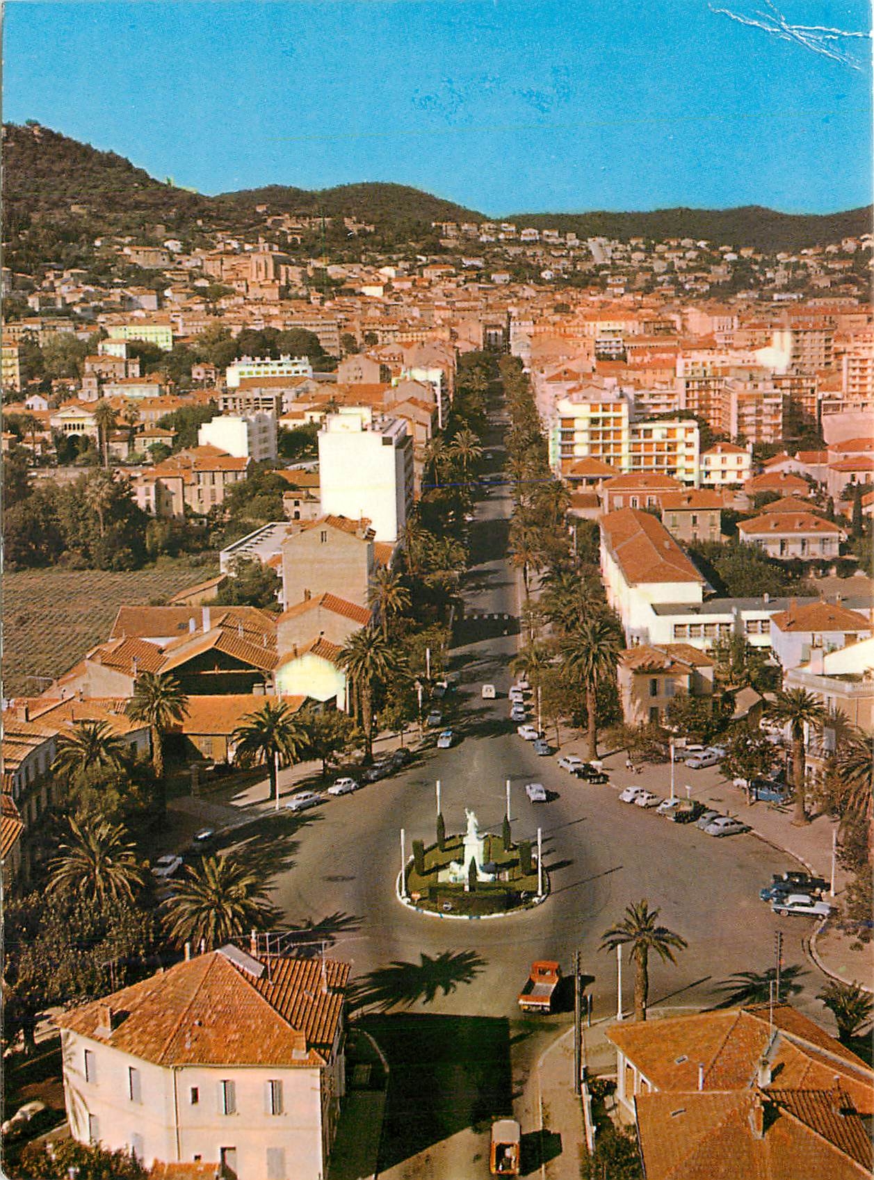 CPM Hyeres les Palmiers Vue generale Charme et soleil de la Cote d'Azur