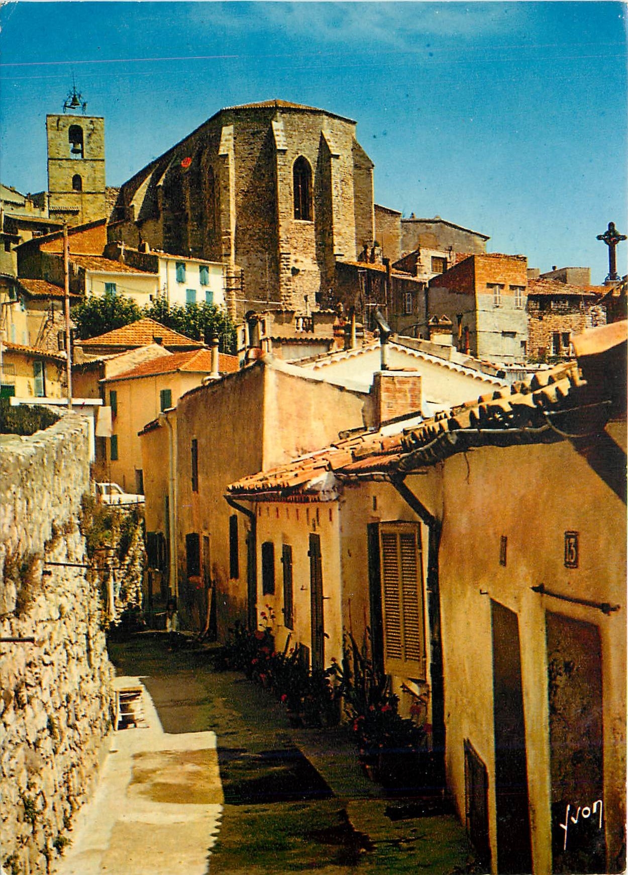 CPM Hyeres les Palmiersla cote d'Azur miracle de la nature L'Eglise Saint Paul et la Vieille Ville