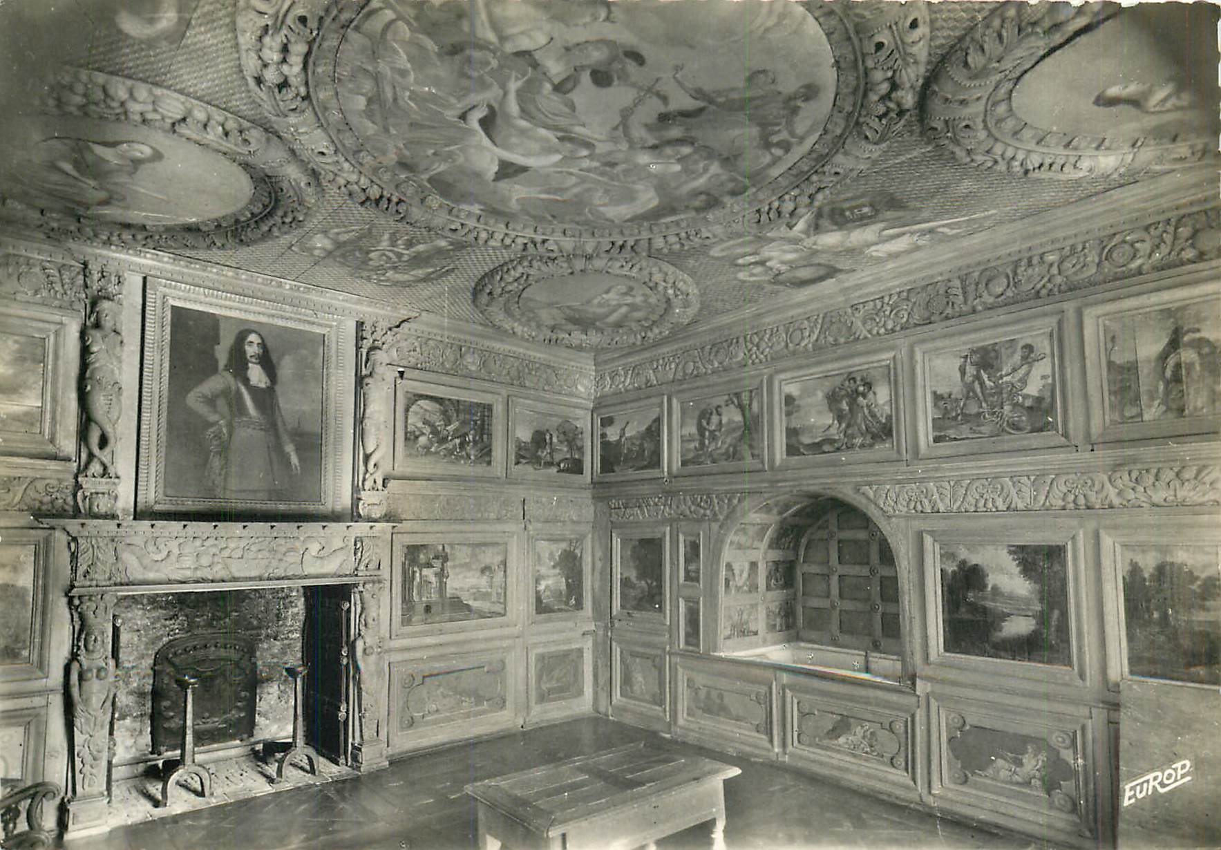CPM Chateau de la Roche Courbon Salle de peinture (XVIIe s)