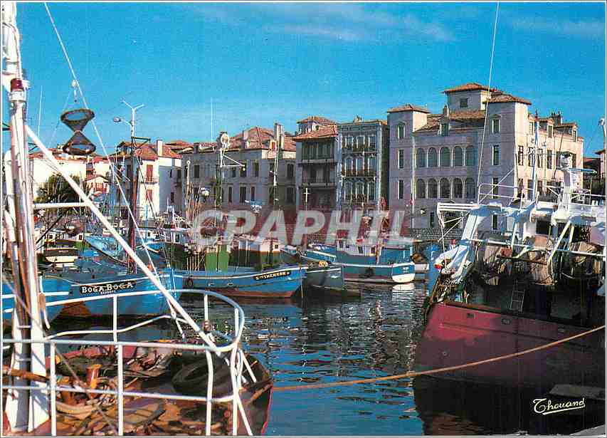 CPM Saint Jean de Luz le port et la maison de l'infantes
