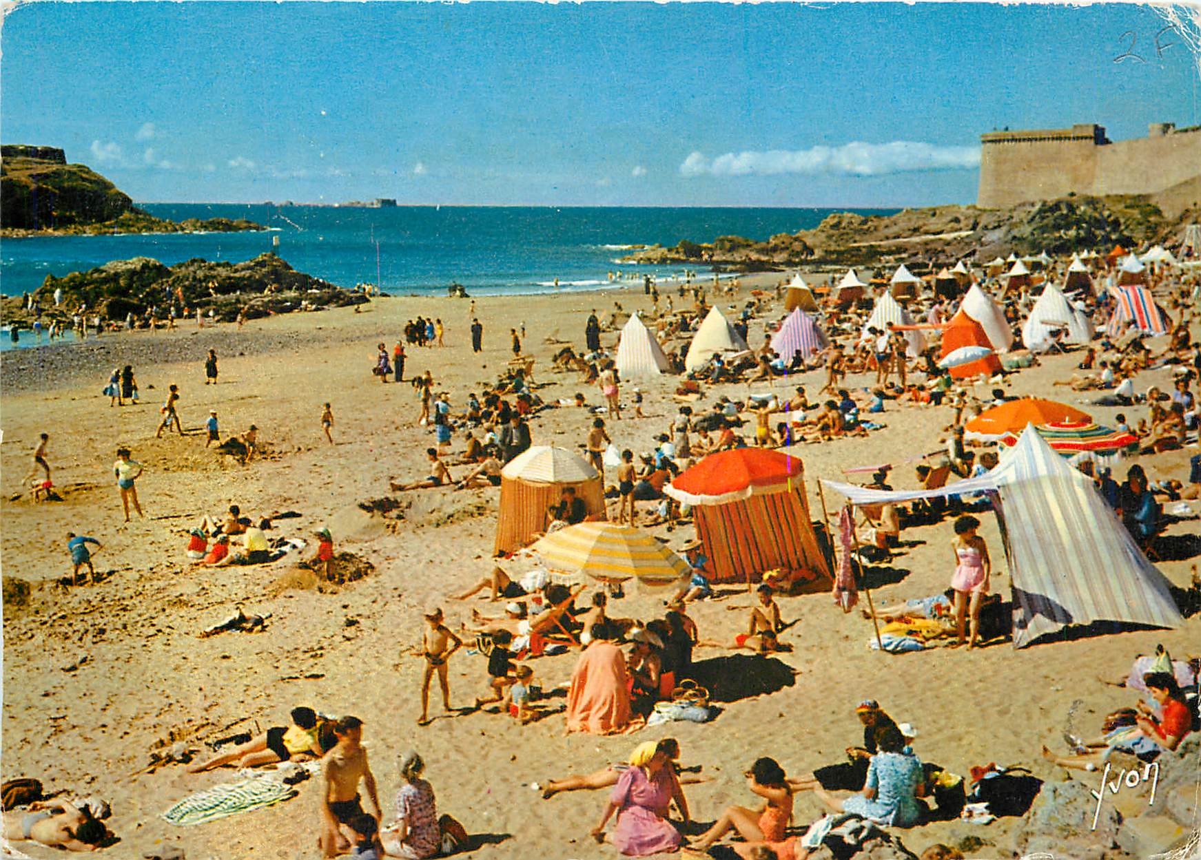 CPM La Bretagne Saint Malo (Ille et Vilaine) la plage