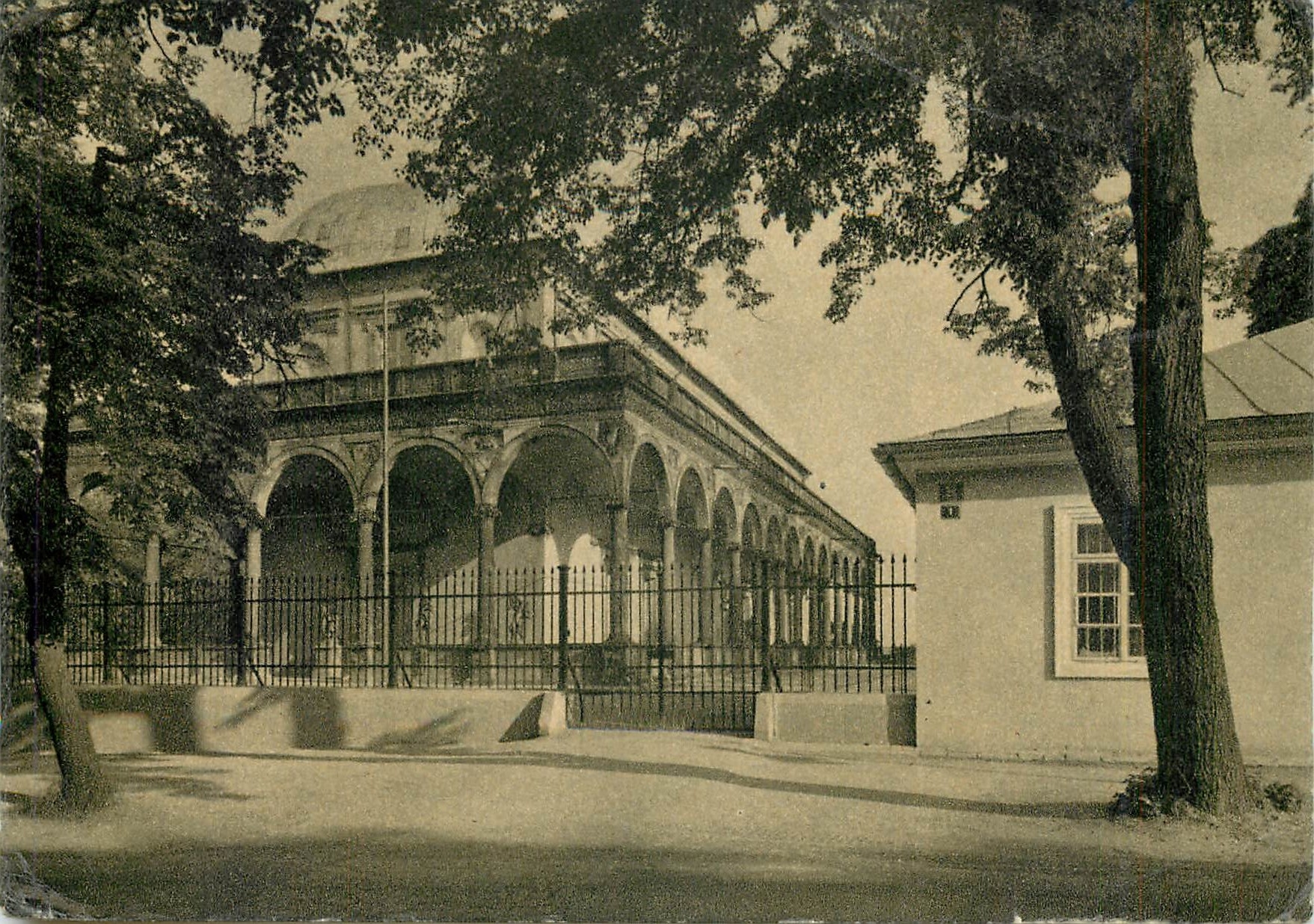 CPM Prazsky Hrad Letohradek v Kralouske ZaHRADE