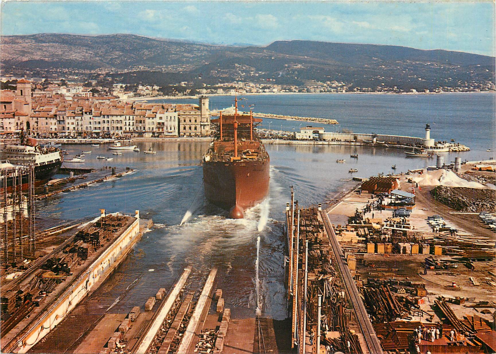 CPM La Ciotat lancement d'un bateau aux chantiers de la C N C Bateau
