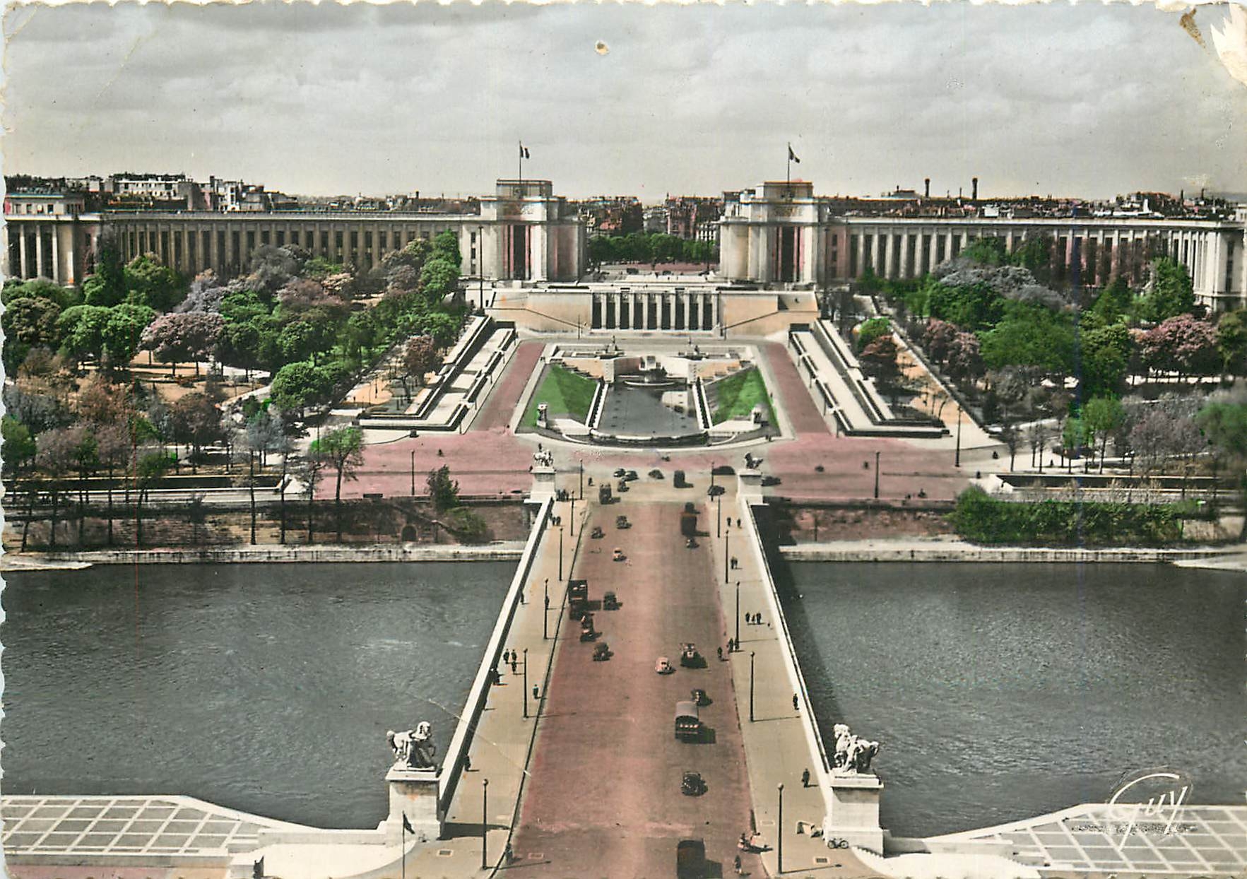 CPM Paris et ses merveilles le pont d'Iena et le palais de Chaillot