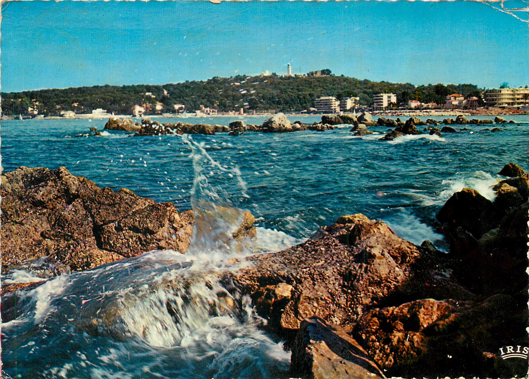 CPM Reflets de la Cote d'Azur Le Cap d'Antibes (A Mmes) et le phare de la Garoupe