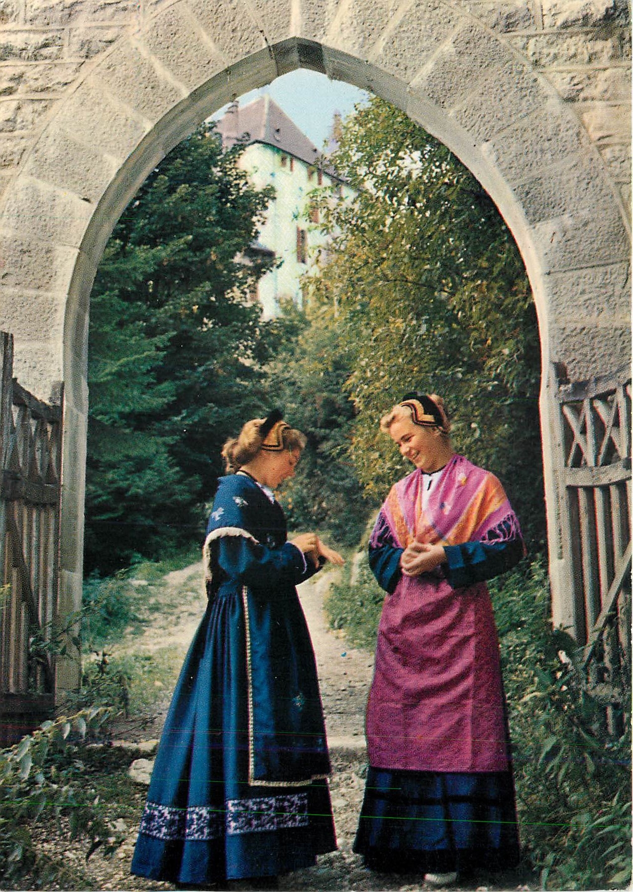 CPM Du Livre d'Images de G R M Cimes et Lacs de Savoie