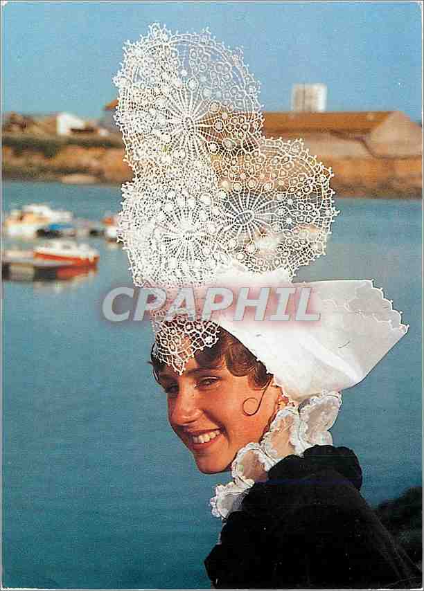CPM Folklore de France La Vendee Costume sablais