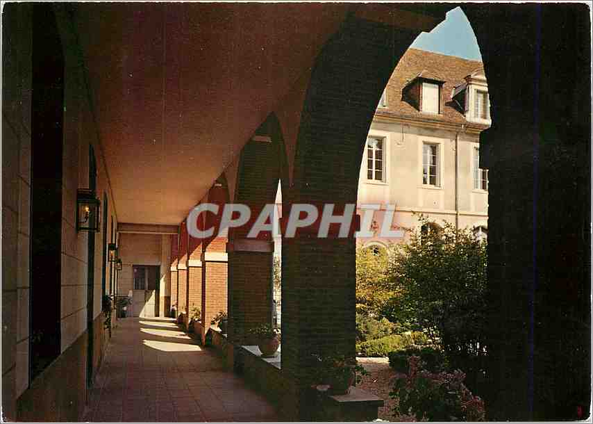 CPM Ste Colombe (Yonne) Le cloitre Maison de repos et de convalescence Ancienne Abbaye