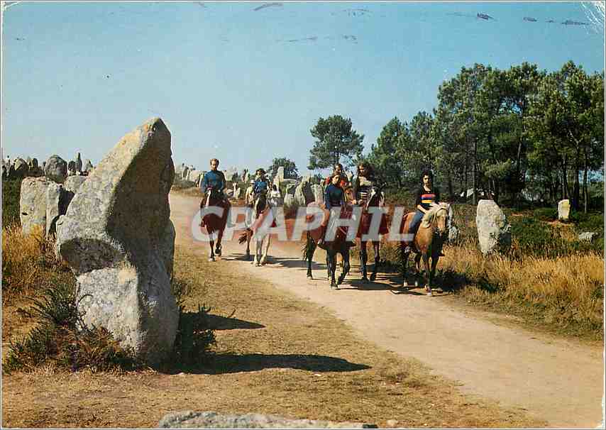 CPM La Bretagne Pittoresque Promenade equestre parmi les megalithes 