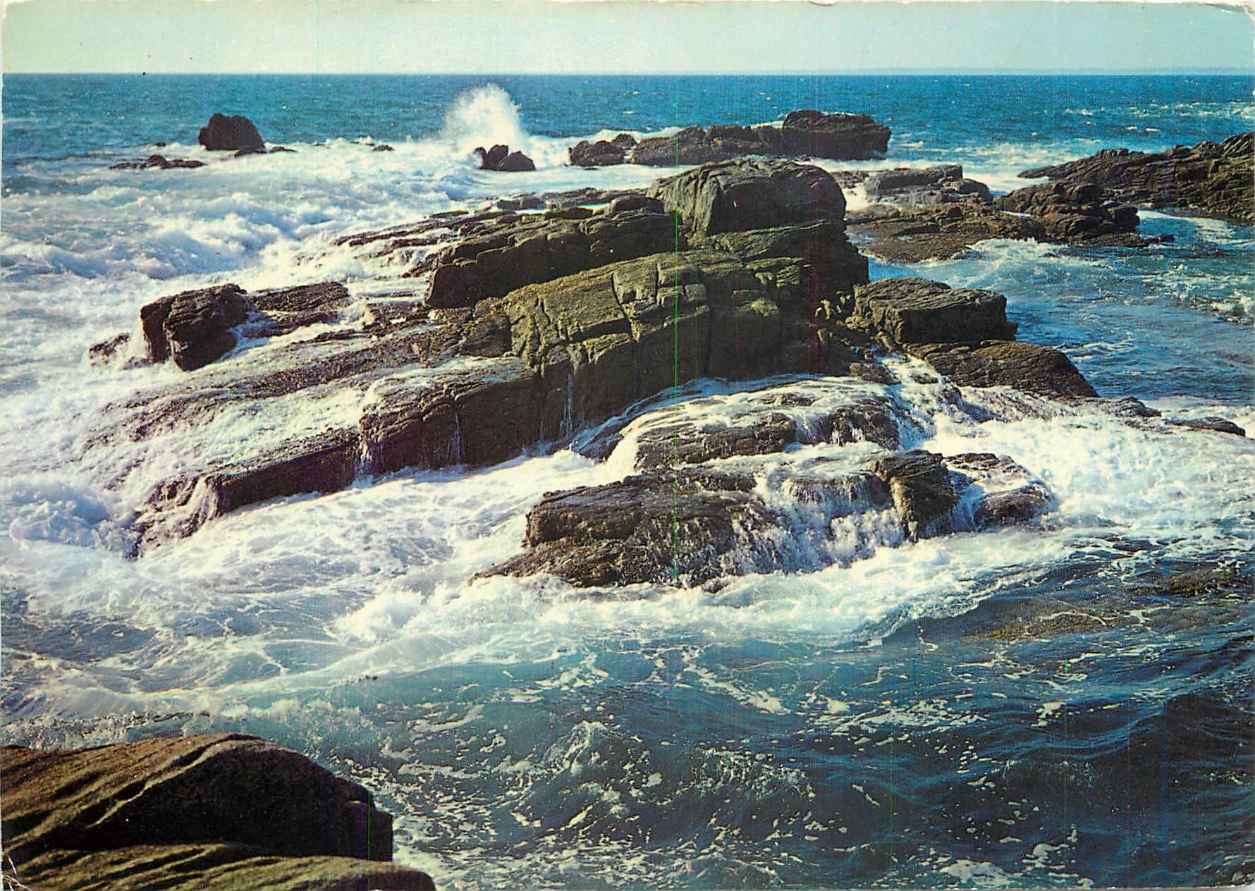 CPM La Bretagne Pittoresque Ecueils et Rochers de la Cote Sauvage 