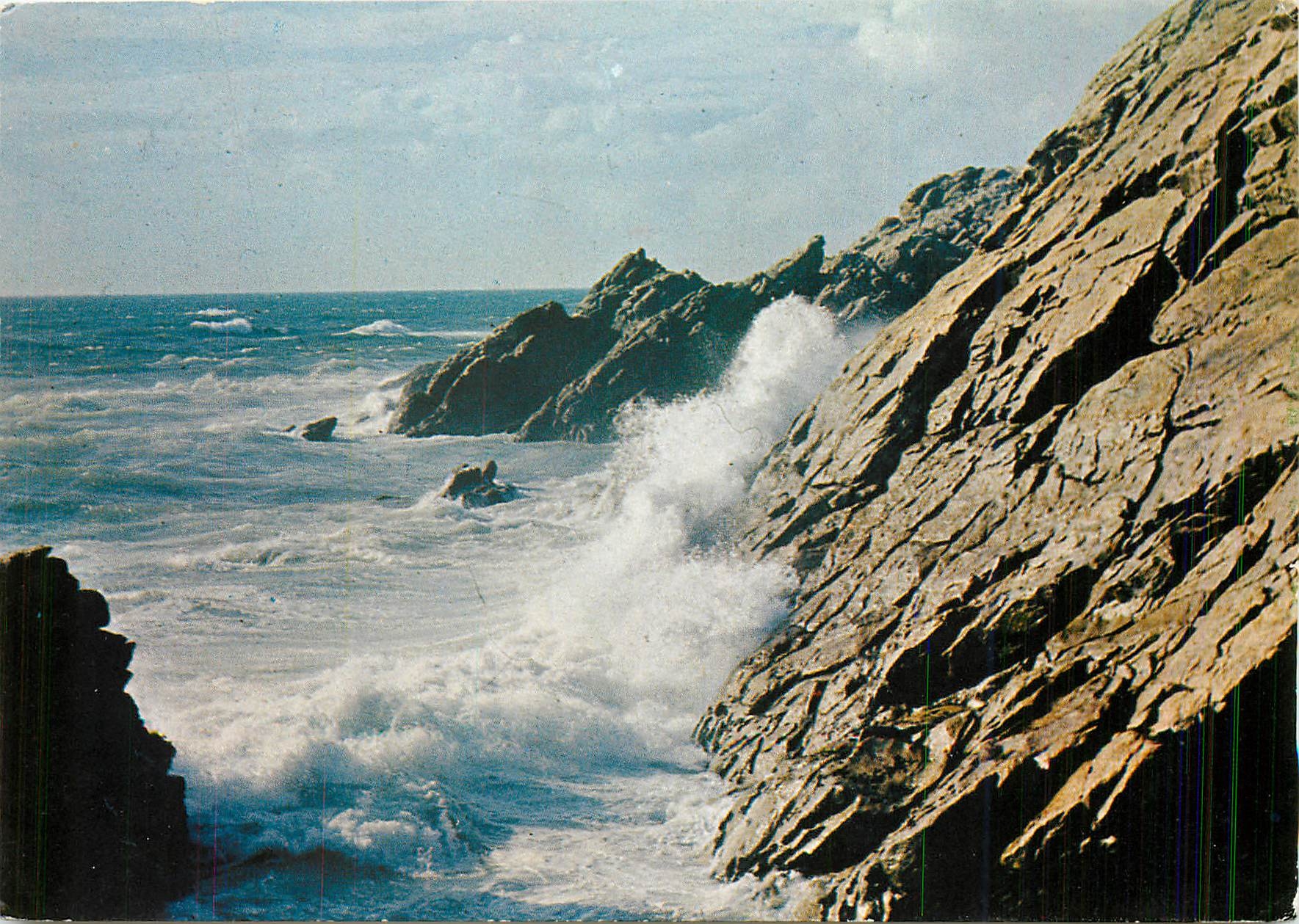 CPM La Bretagne Pittoresque Gros temps sur la Cote Sauvage 