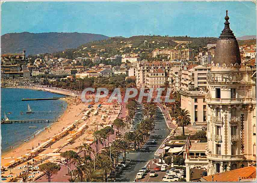 CPM Cannes La Promenade de la Croisette Vue generale 