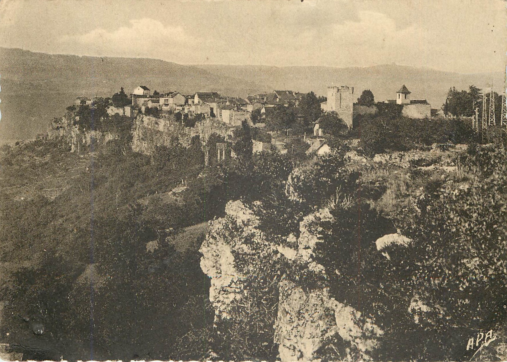 CPM Le Lot Illustre Vue Generale de Capdenac Le Haut 