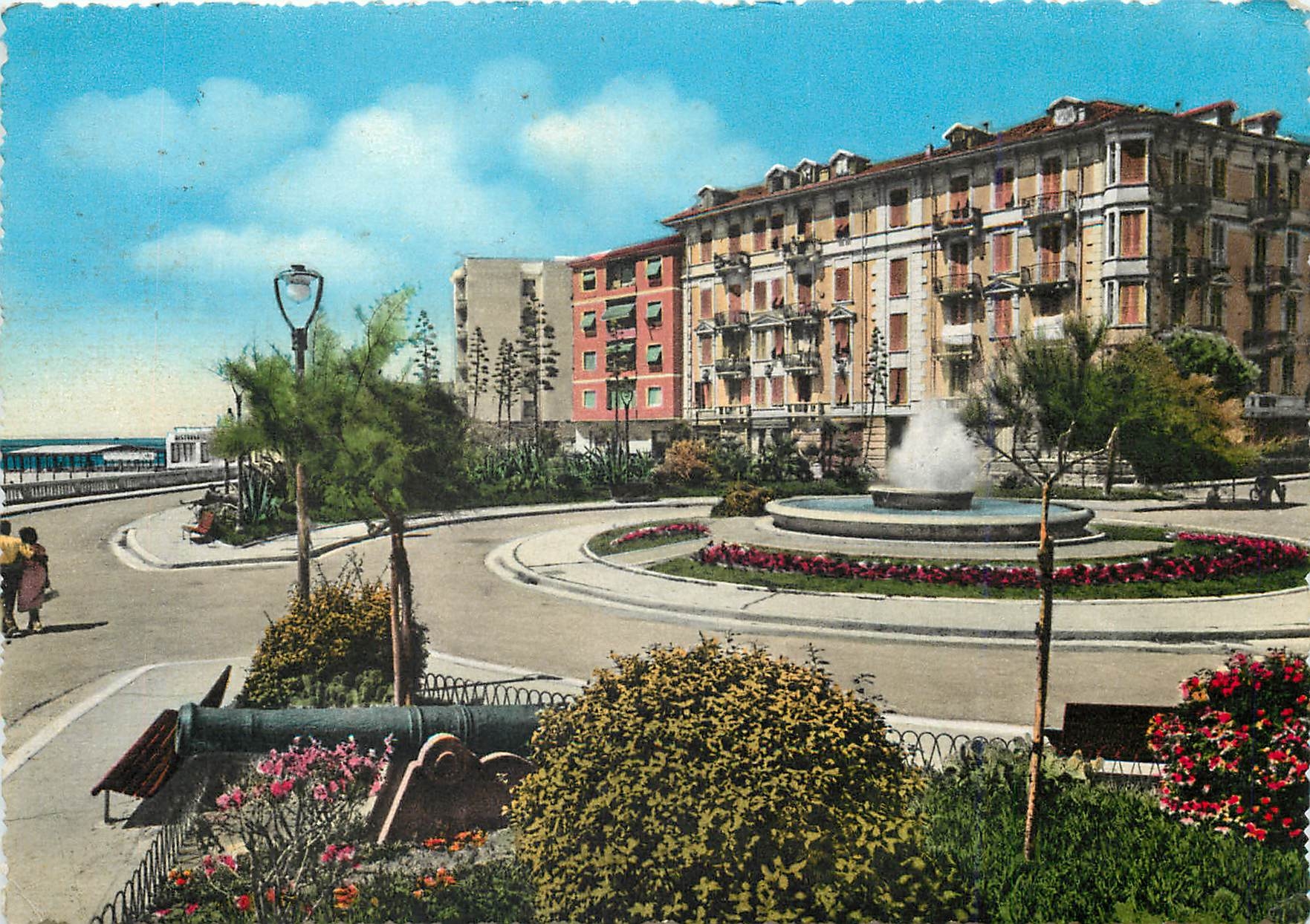 CPM Riviera del Fiori S Remo Jardins Vittorio Veneto 