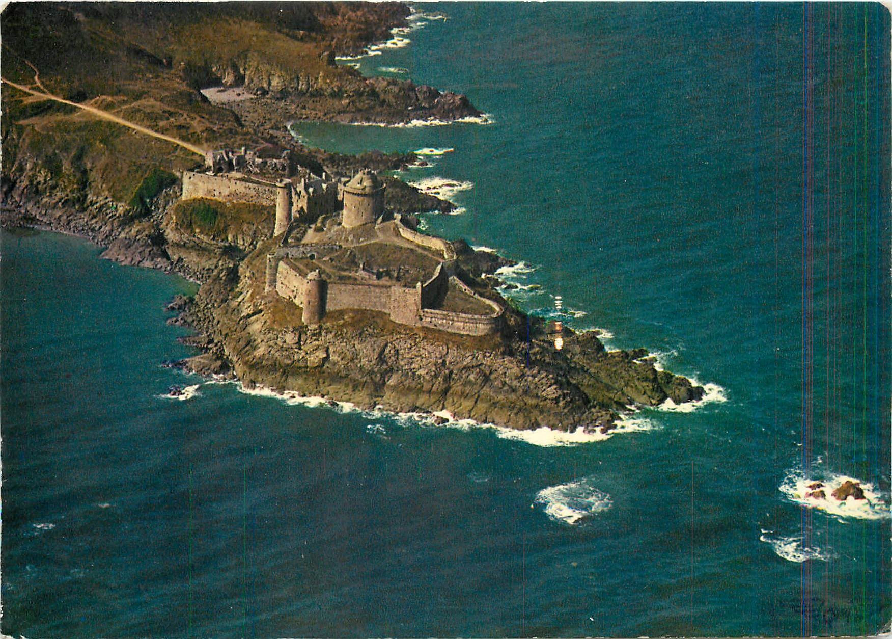 CPM Fort de la Latte C du N Vue aerienne 