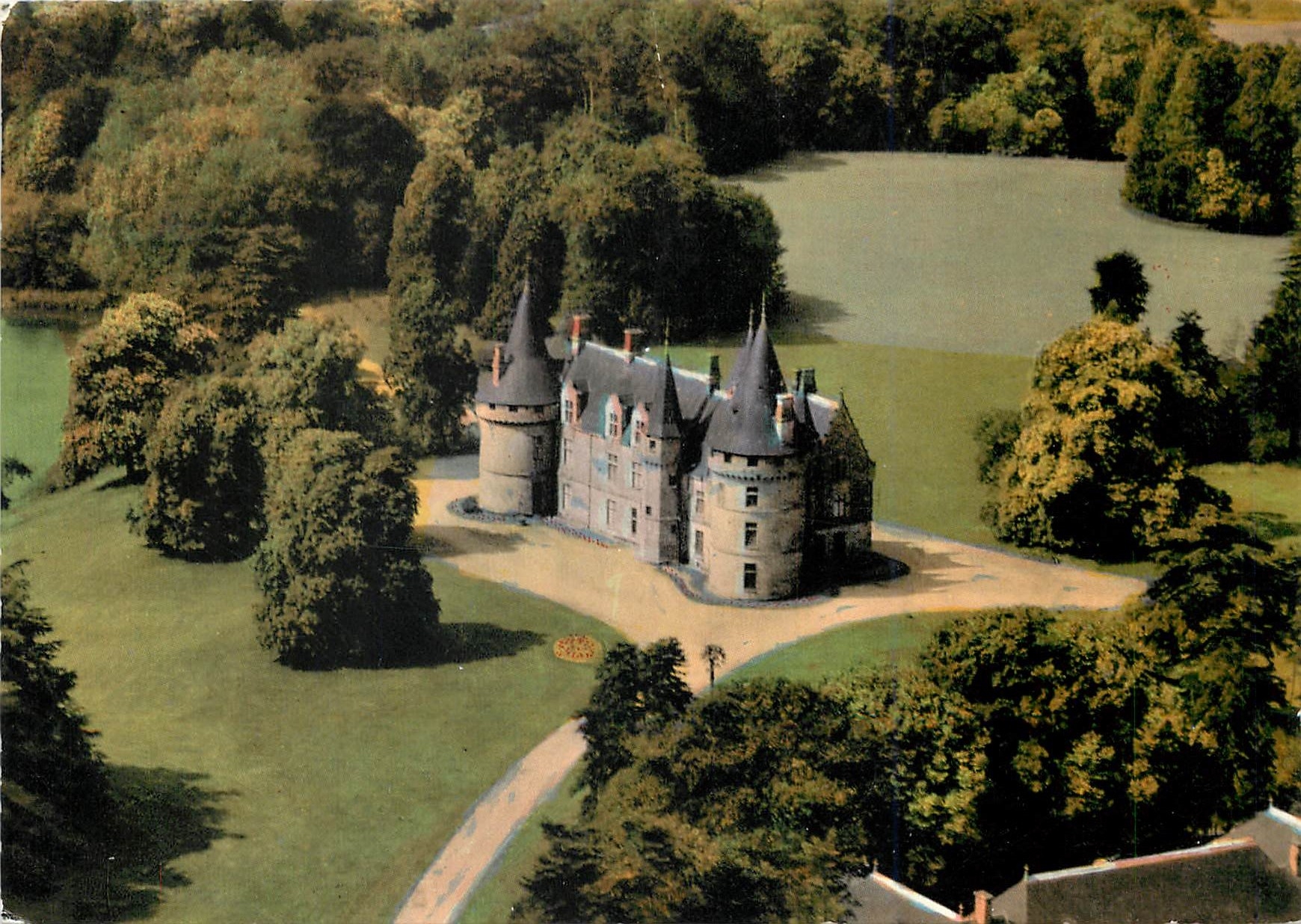 CPM Antrain Le et V Vue du Chateau de Bonnefontaine 