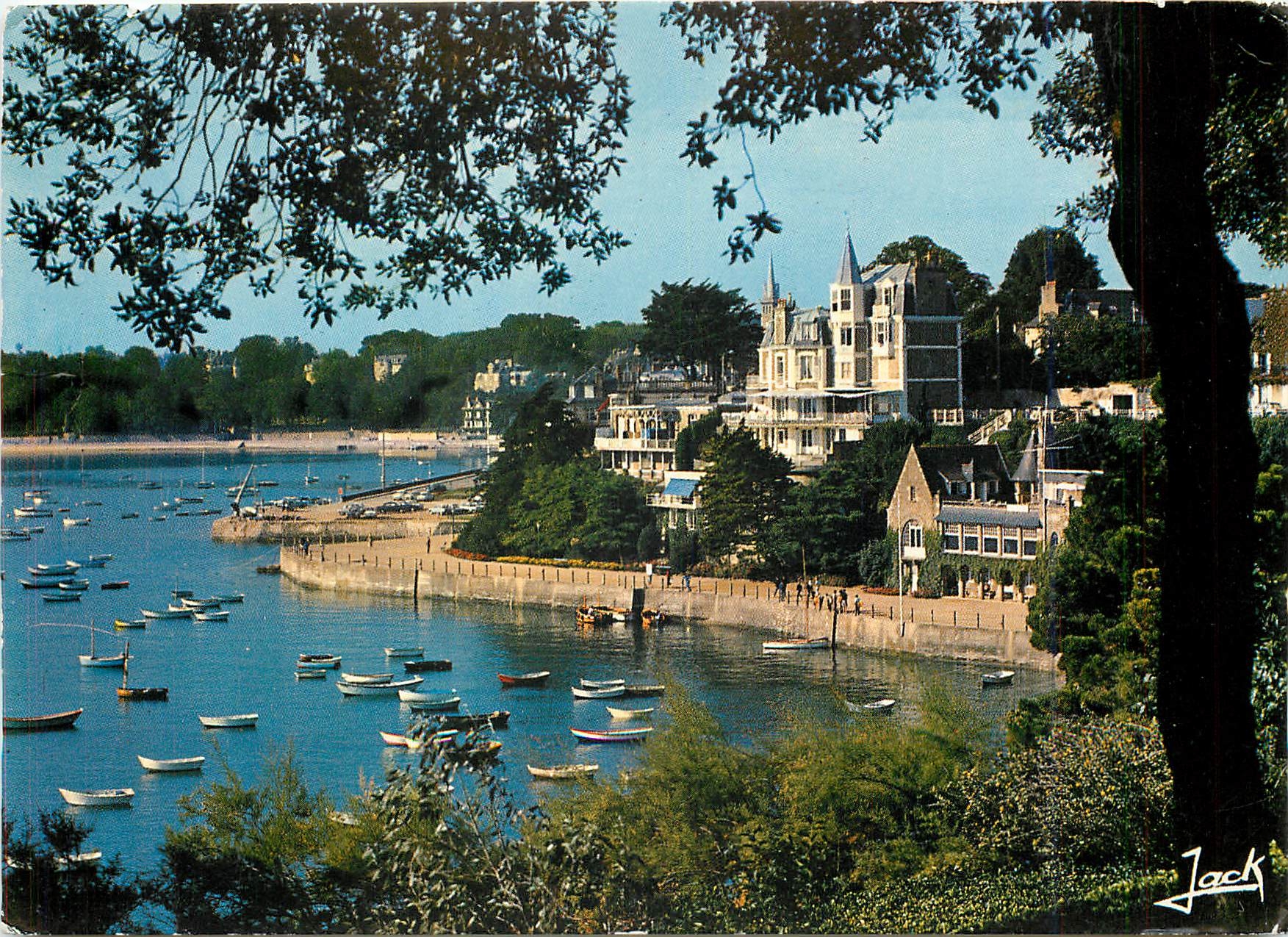 CPM Dinard Promenade du clair de Lune 