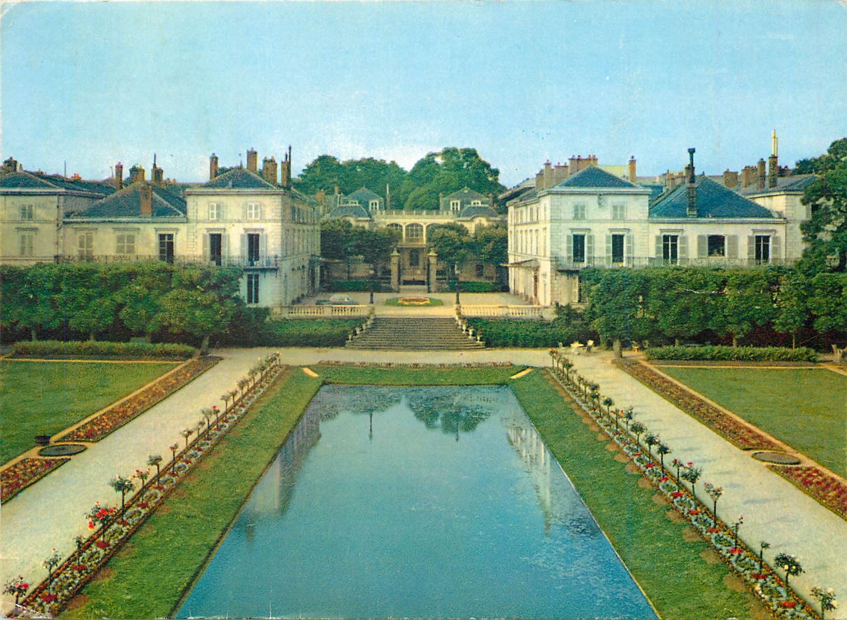 Château de Vigny — vue des jardins et du bassin — Moët & Chandon, Épernay