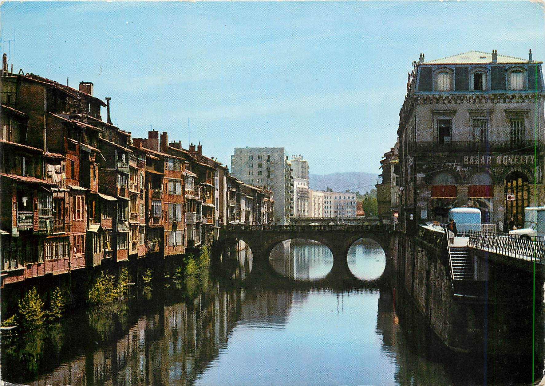 CPM Castres Tarn Vieilles Maisons au bord de l'Agout au soleil couchant 
