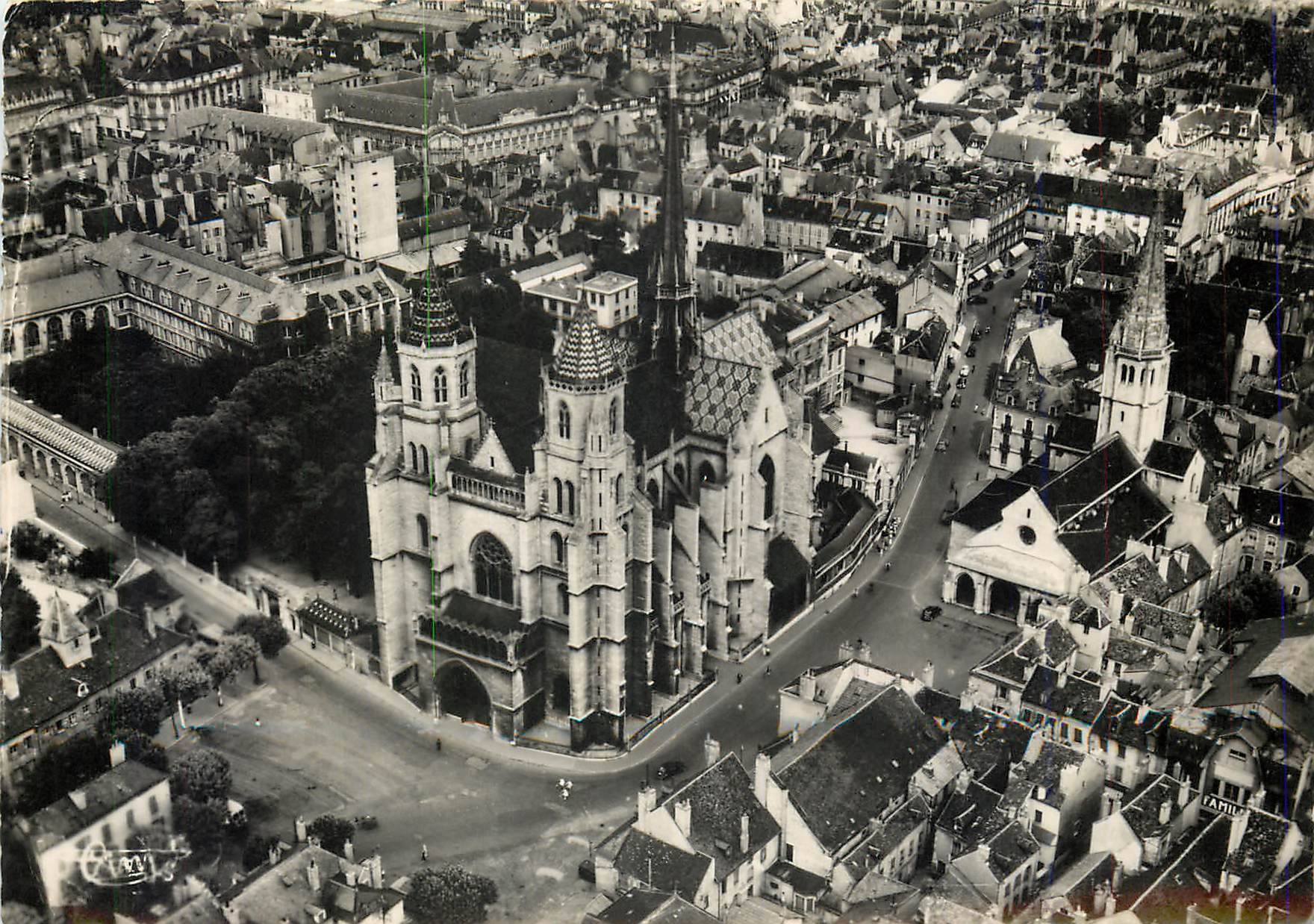 CPM Dijon C d'Or Cathedrale St Benigne Vue aerienne 