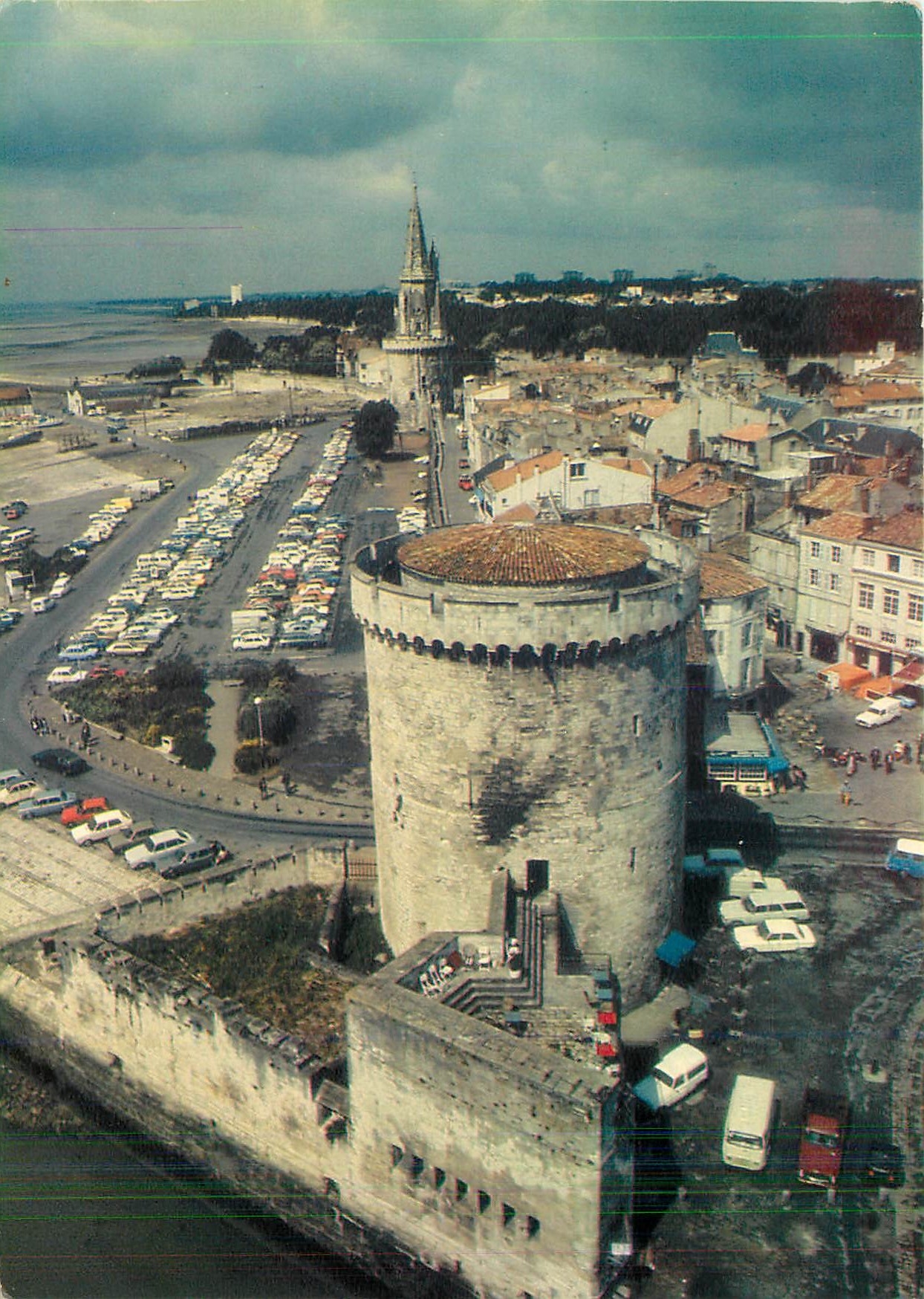 CPM La Rochelle Charente Maritimes Depuis la tour Saint Nicolas 
