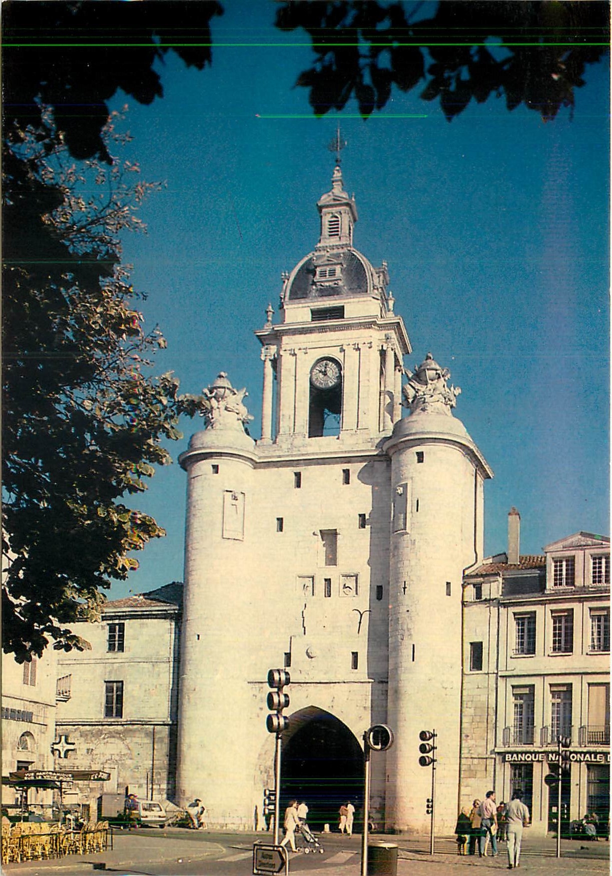 CPM La Rochelle Capitale de l'Aunis La Porte de la Grosse Horloge 