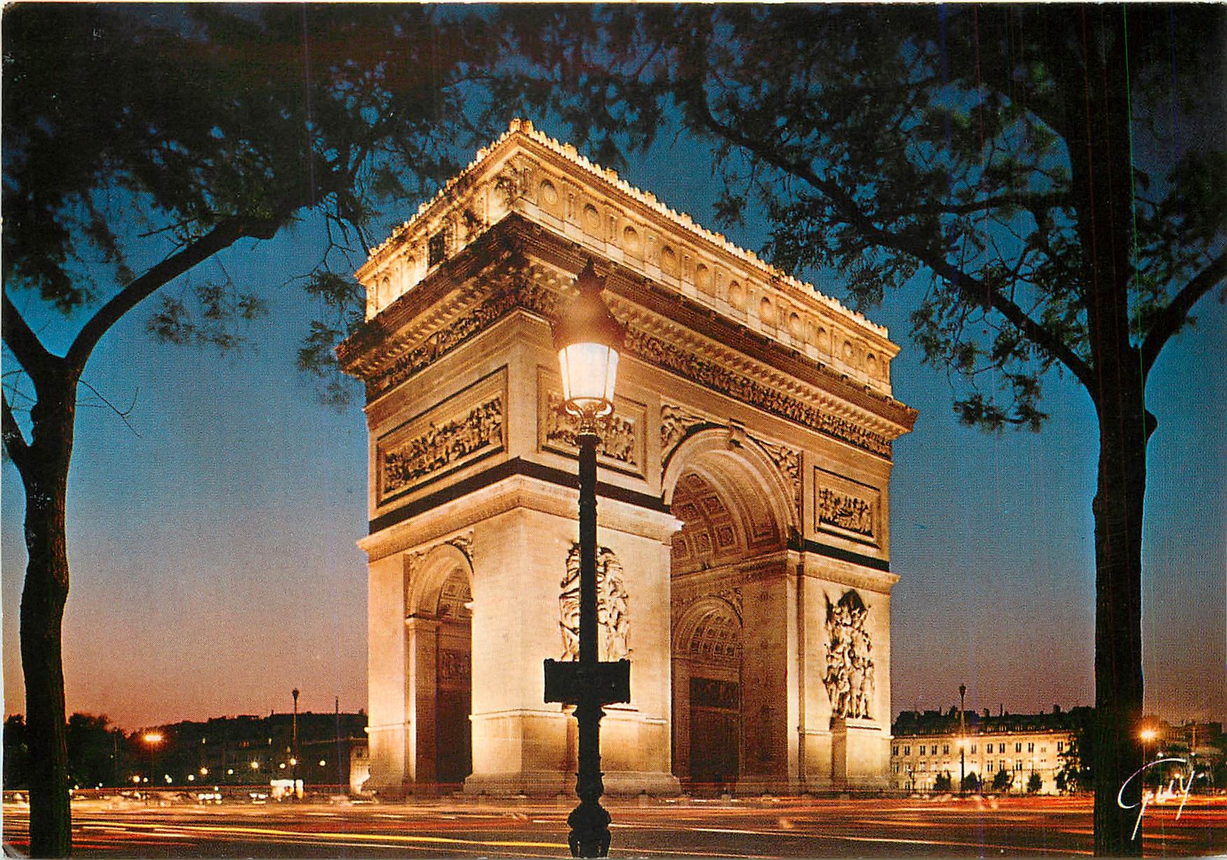 CPM Paris L'Arc de Triomphe de l'Etoile illuminee 