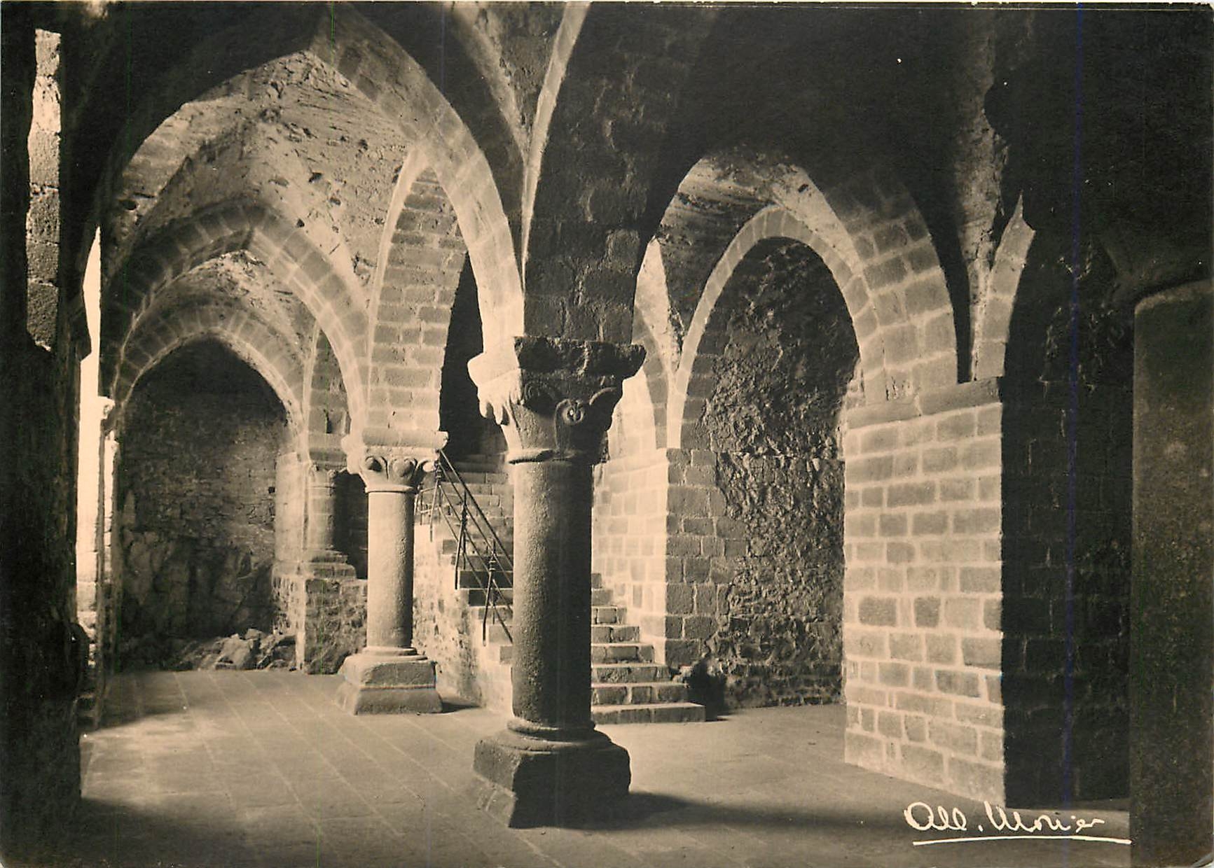 CPM Le Mont Saint Michel Manche La Crypte de l'Aguilon 
