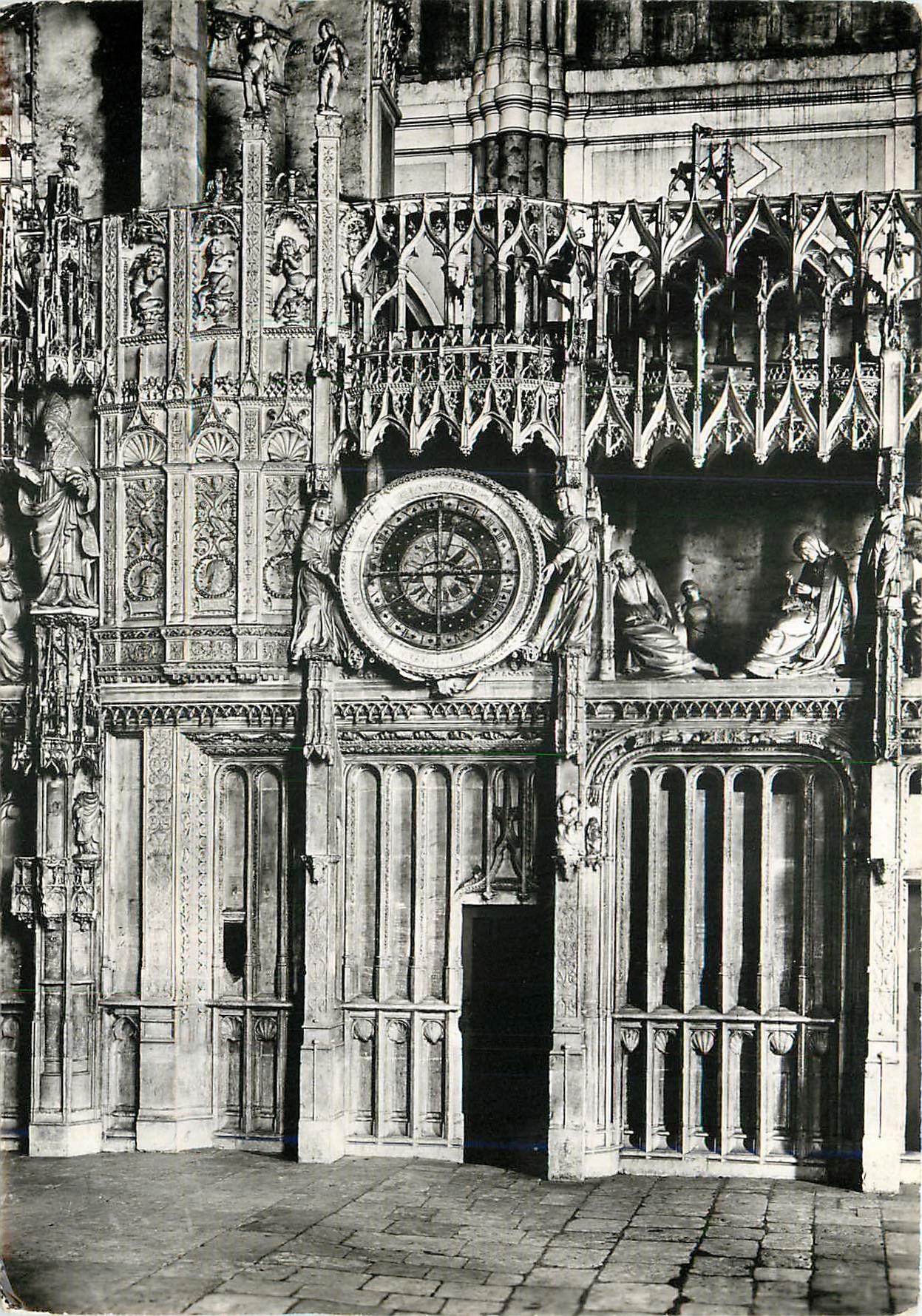 CPM Chartres Eure et Loir La Cathedrale Notre Dame Cloture du Choeur 