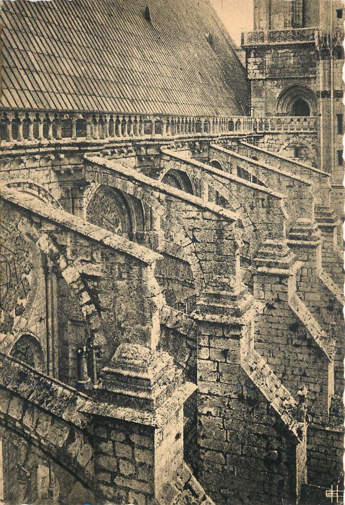 CPM Cathedrale de Chartres Contreforts 