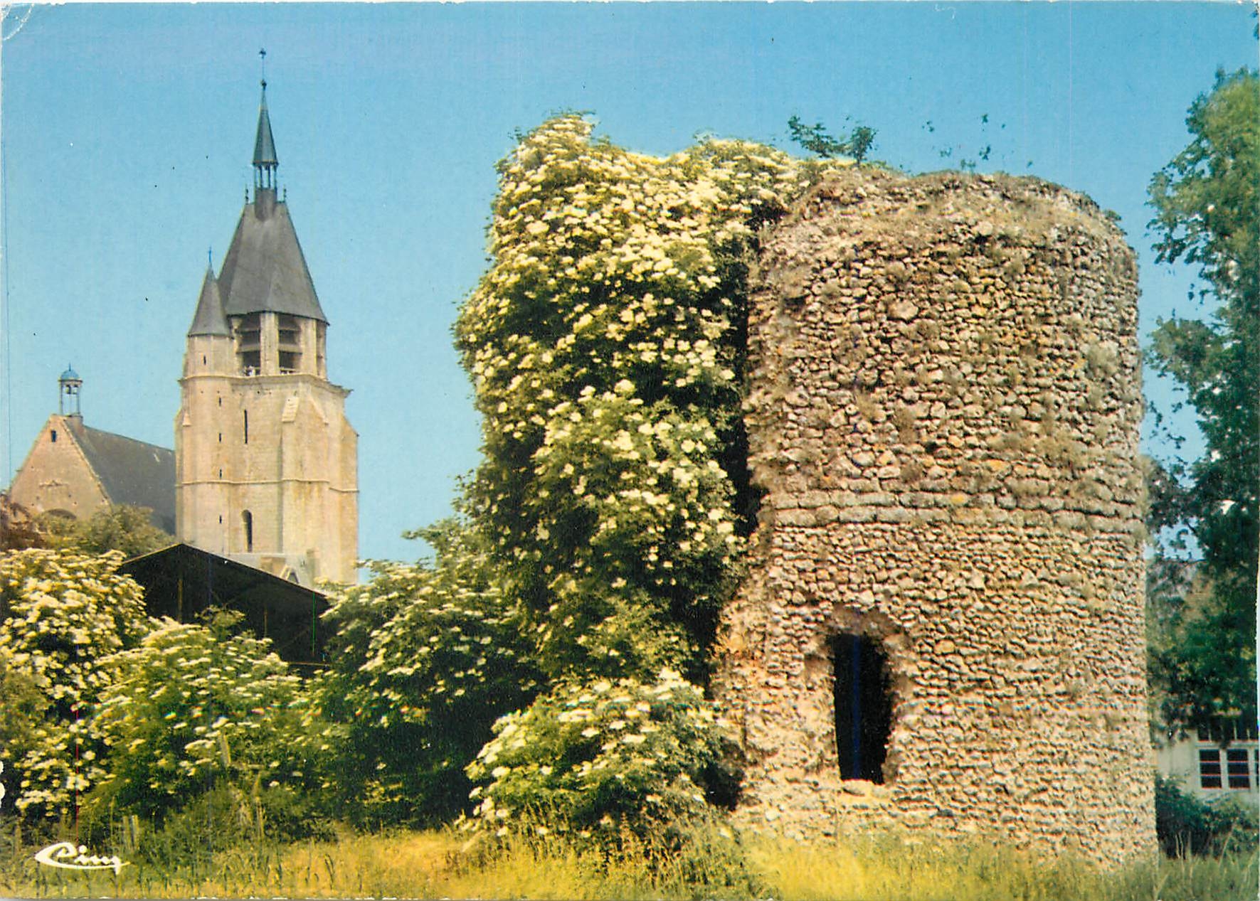 CPM Illiers Combray Eure et Loir La vieille tour du chateau 