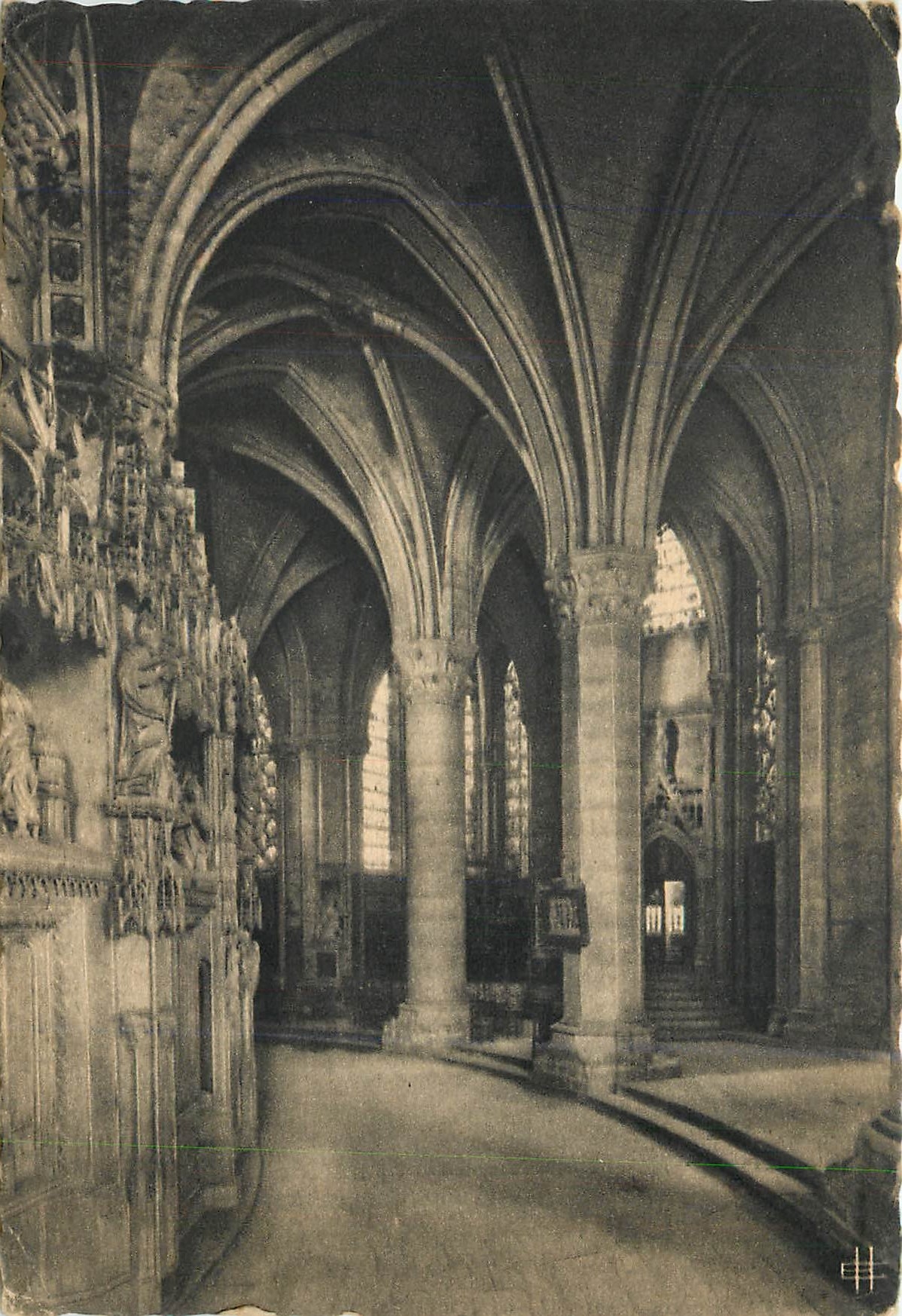 Cathédrale de Chartres — Déambulatoire — Éditeur HOUVET