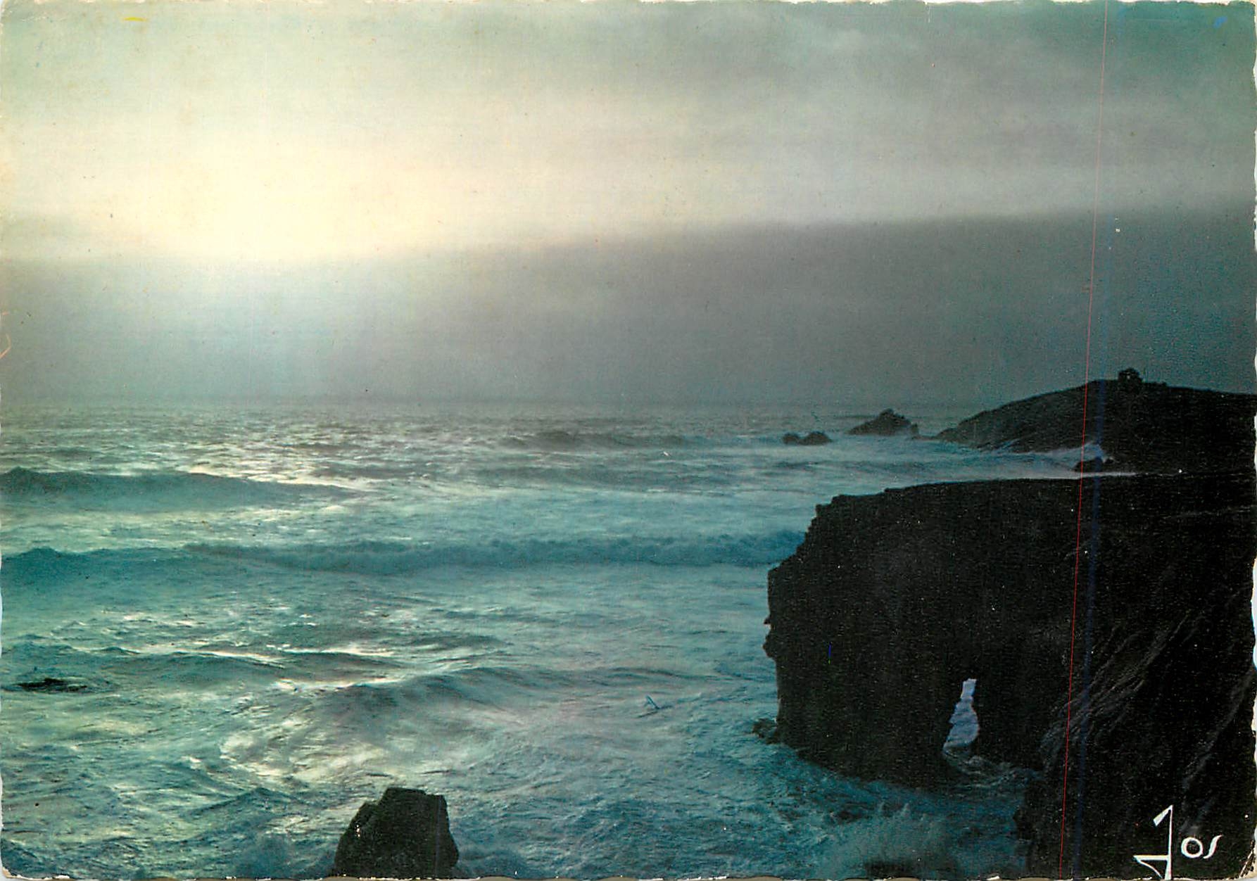 CPM La Bretagne en Couleurs Coucher de Soleil sur la Cote Sauvage 