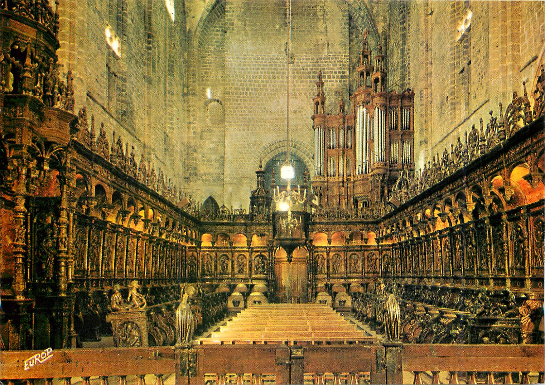 CPM Saint Bertrand de Comminges Hte Garonne Le choeur de la Cathedrale Les stalles et le buffet d'or