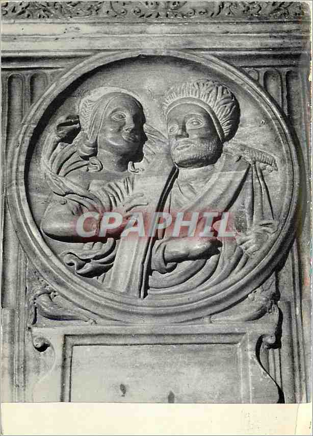 CPM Abbaye de Quarante Herault Un flamine et sa femme Medaillon funeraire 