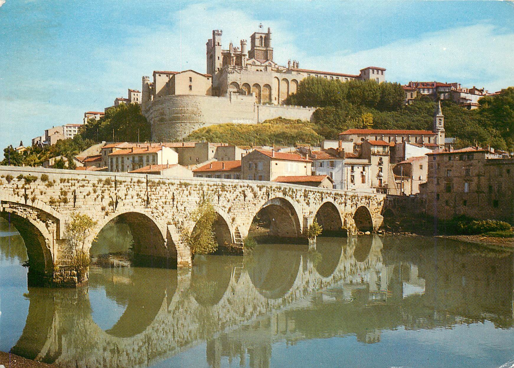 CPM Beziers Le vieux pont et la cathedrale St Nazaire 