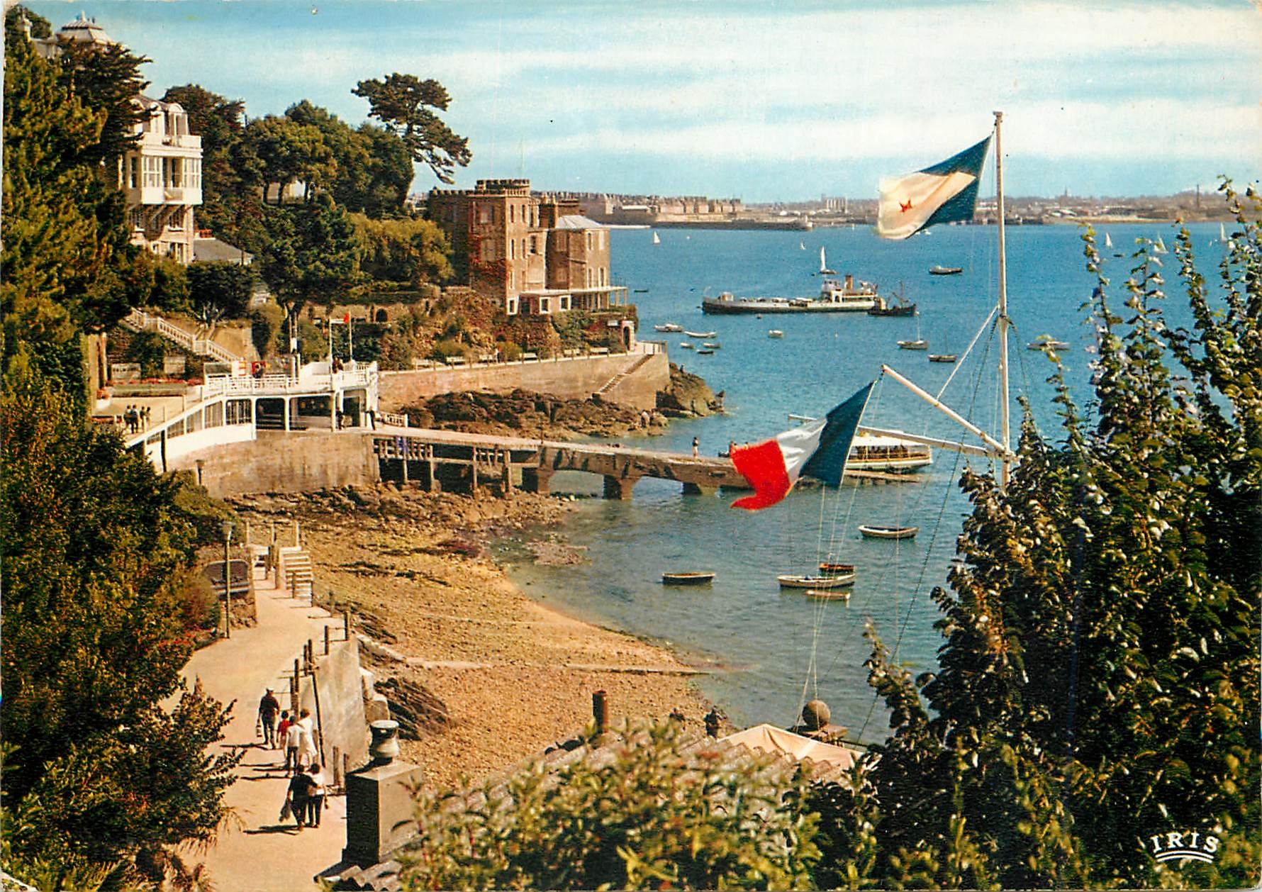 CPM Dinard Cote d'Emeraude I et V La Cale des Vedettes Vertes et la Promenade du Clair de Lune 