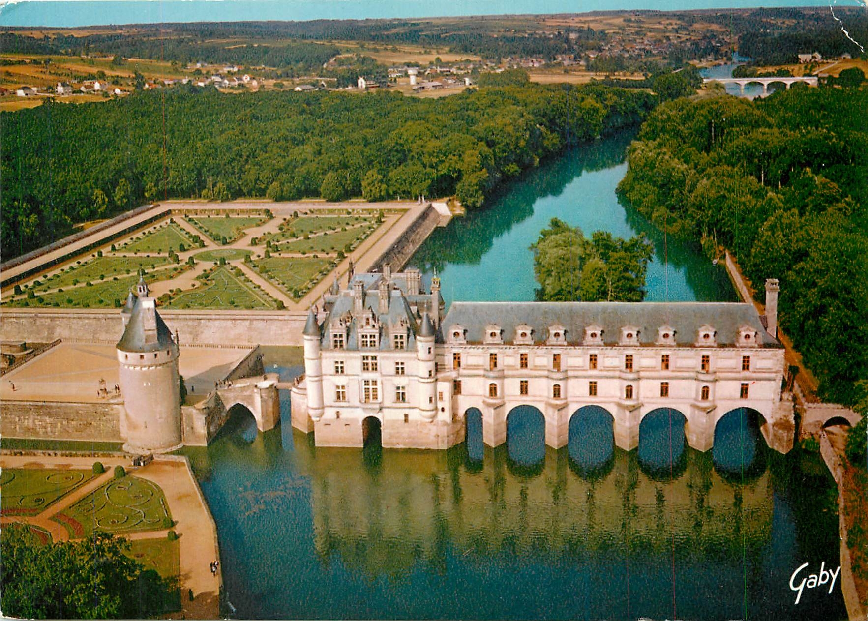 CPM Chenonceaux I et L Vue d'ensemble du Chateau et des Jardins 