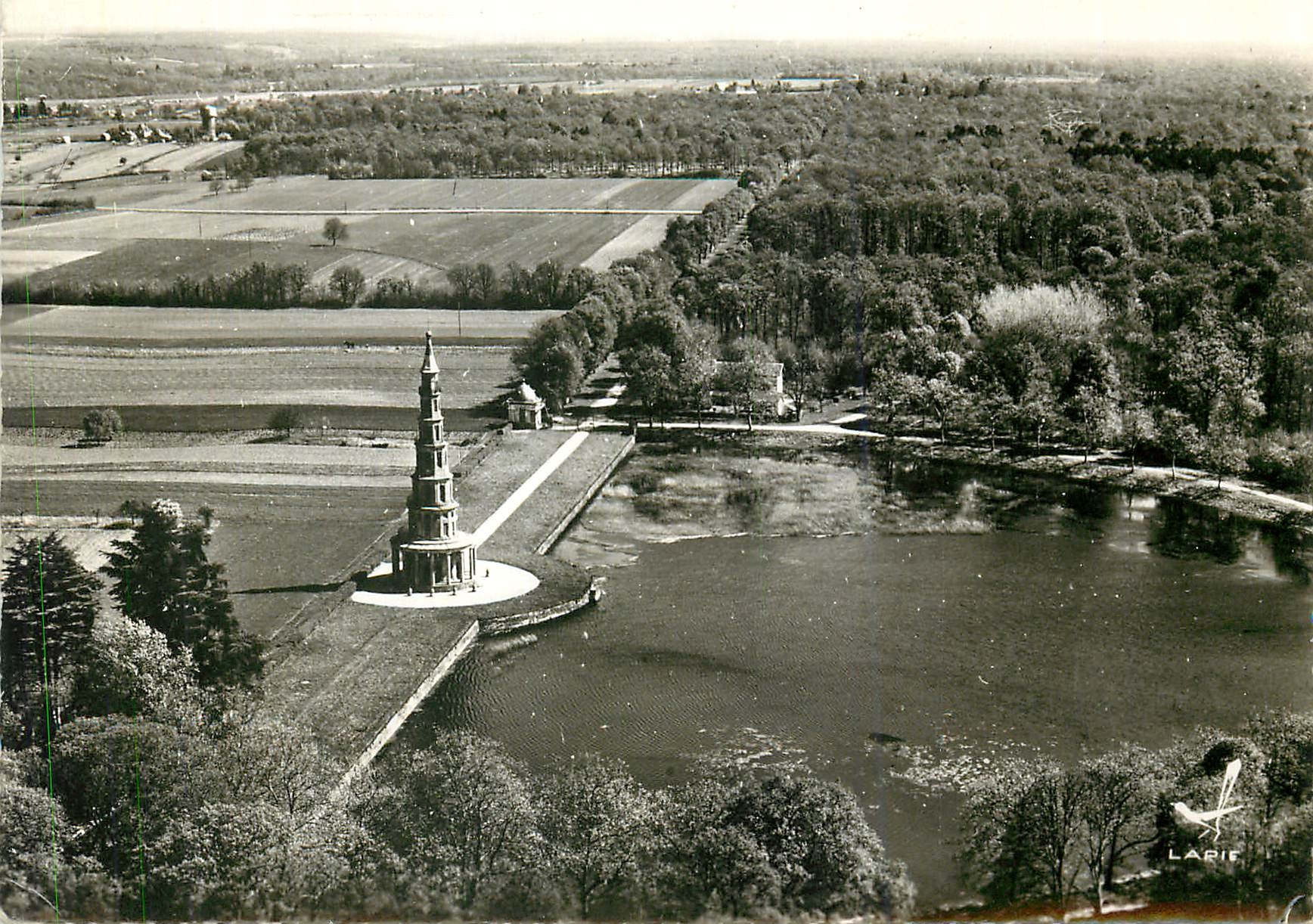 CPM Amboise I et L La Pagode de Chanteloup Foret d'Amboise 
