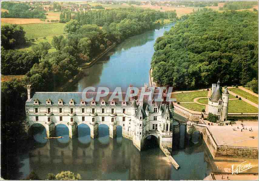 CPM Chenonceaux Indre et Loire Vue aerienne d chateau et du cher A droite le donjon et le jardin de 