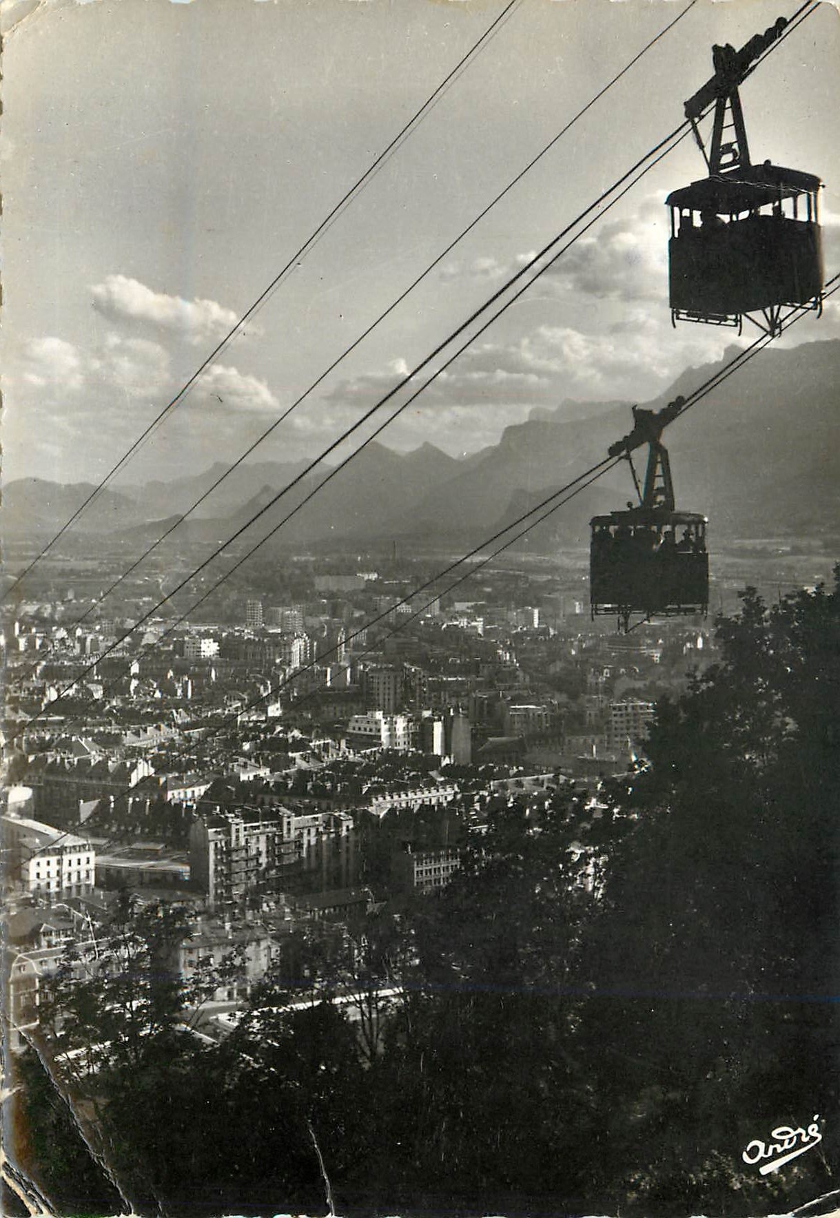 Grenoble — Croisement des deux bennes — Les Éditions Grenoble