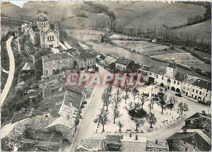 Castelnau-Montratier (Lot) — La Place Gambetta et l'Église — Vue aérienne — Éditions Adrieures IHP MACON (Sainte-Émilion-sur-Lot)