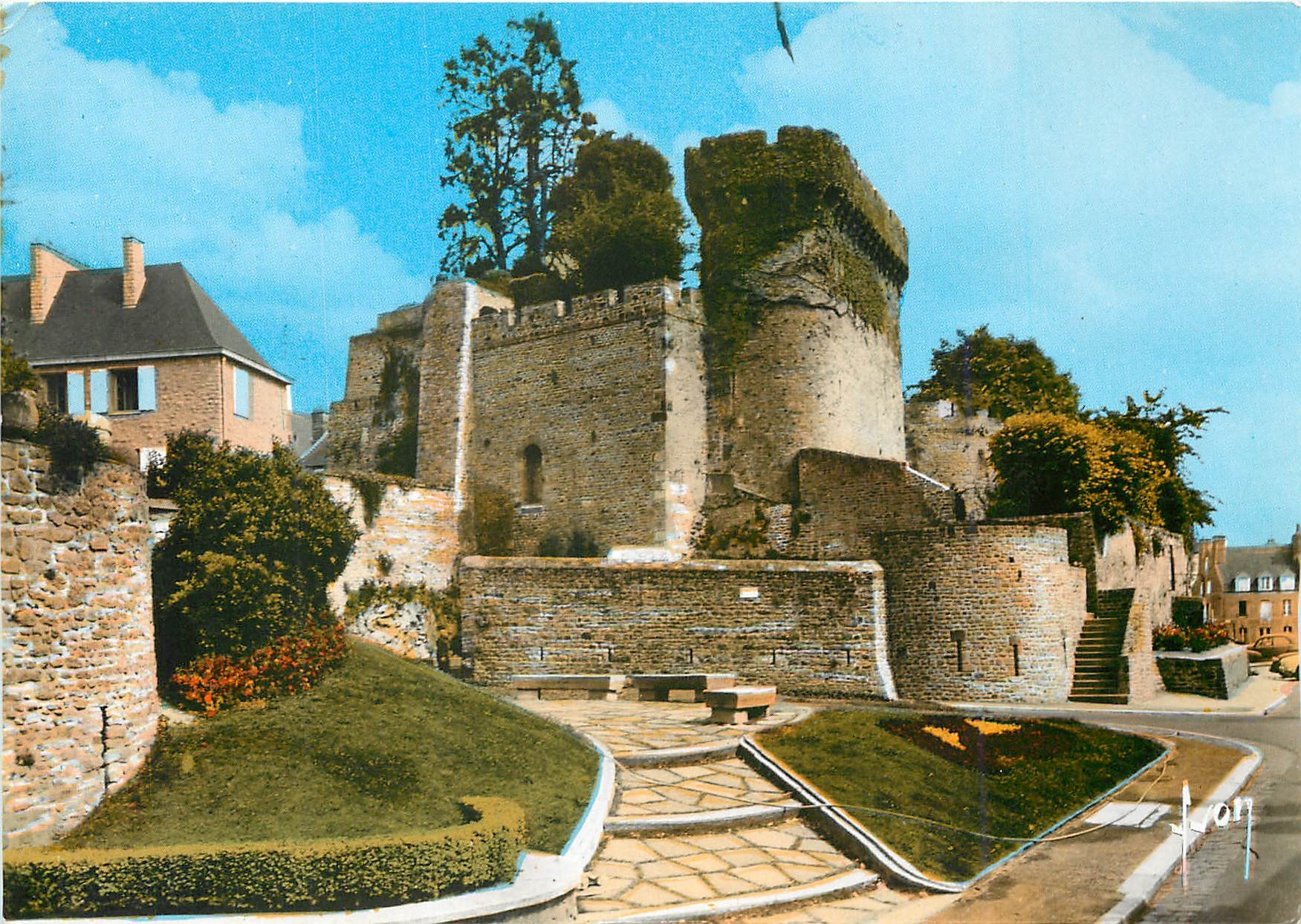 Avranches (Manche) — Le Vieux Donjon et les Remparts — Éditions d'Art Yvon, 30 Av. Jean Jaurès, Arcueil (Seine)