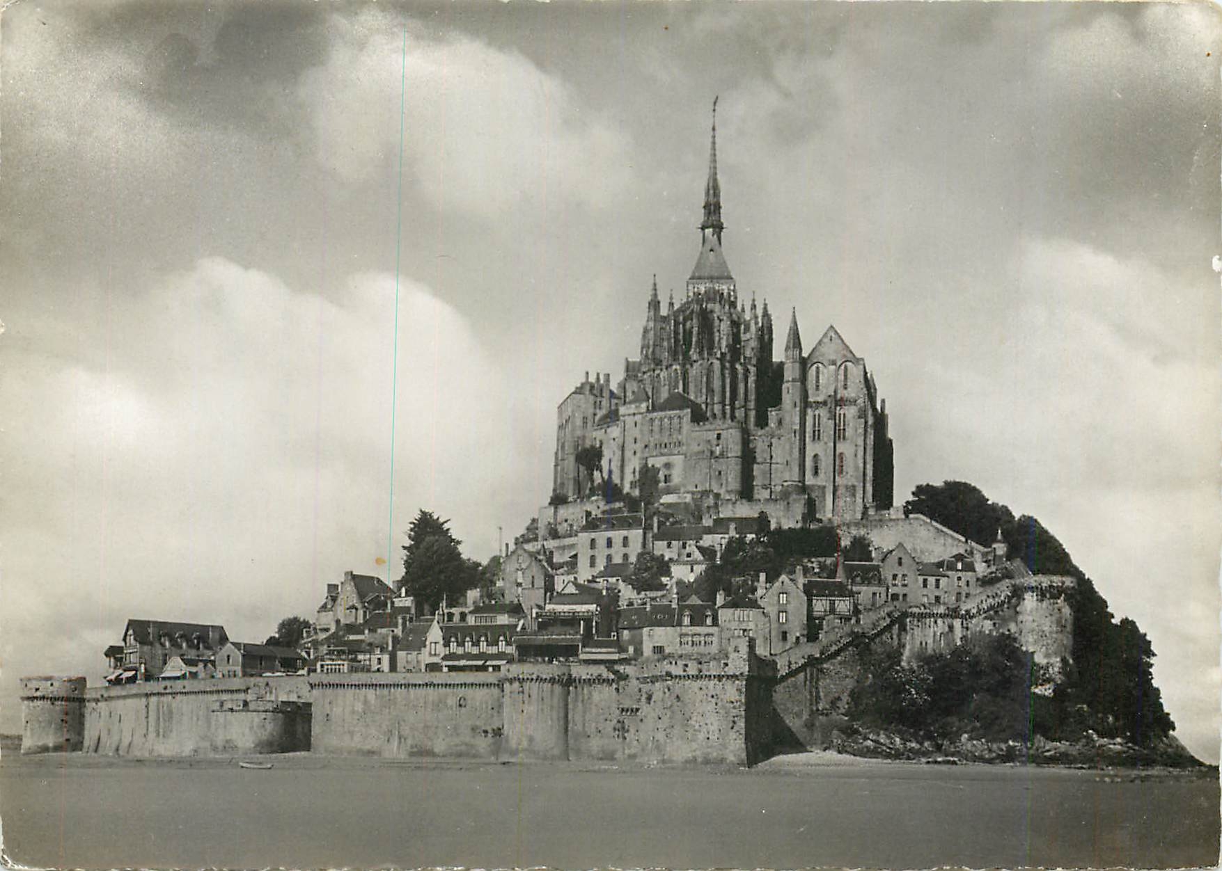 CPM Abbaye du Mont Saint Michel Vue generale Face Est 